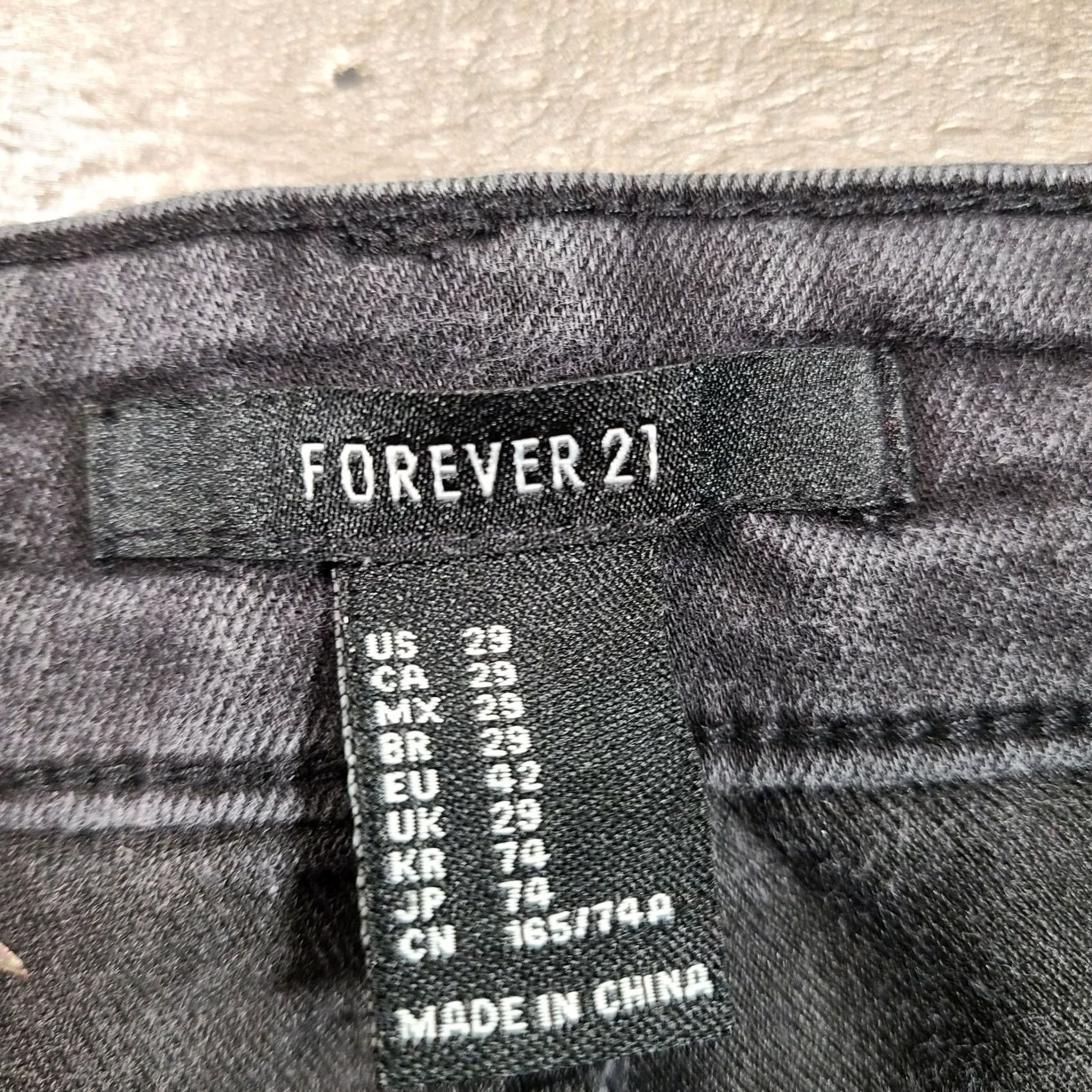 Forever 21 FOREVER 21 ShortS Womens 29 Black Cut-Off High Rise Zip Closure Denim Shorts Dark Wash Jeans Women Vintage No Size 27" / US 4 / IT 40 - 3 Thumbnail