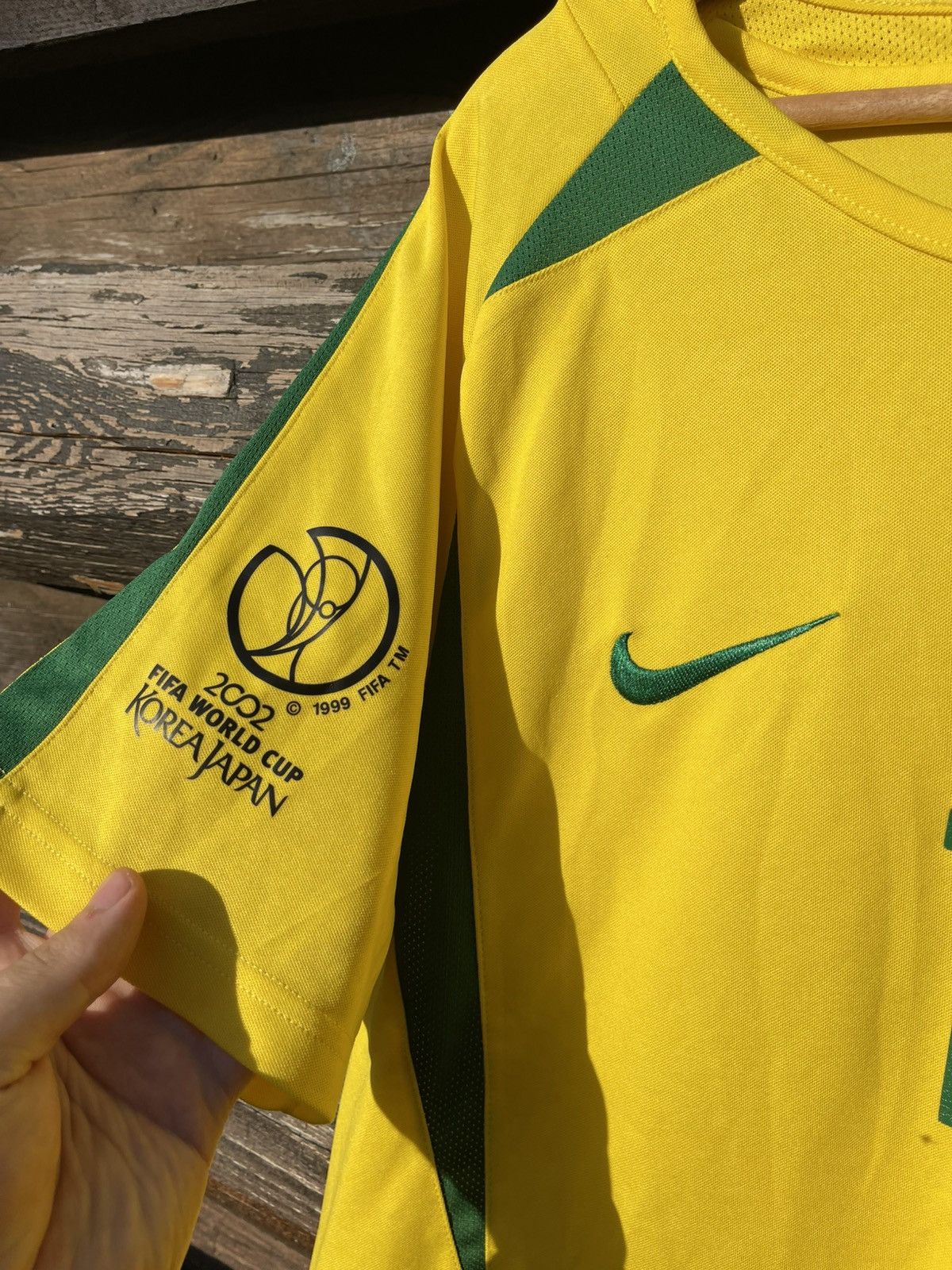 Nike 2002 Nike Brazil #11 Ronaldinho soccer jersey vintage Size US L / EU 52-54 / 3 - 8 Thumbnail