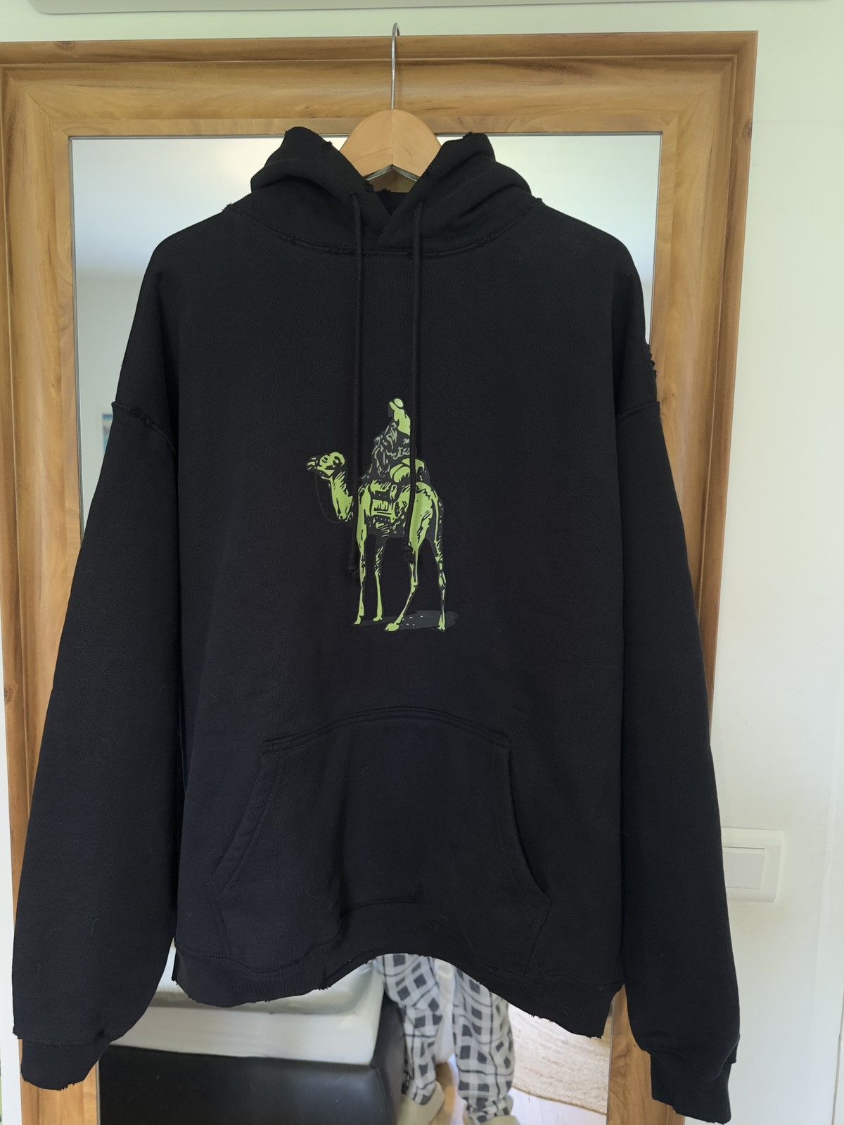 VETEMENTS AW20 Silk Road Hoodie