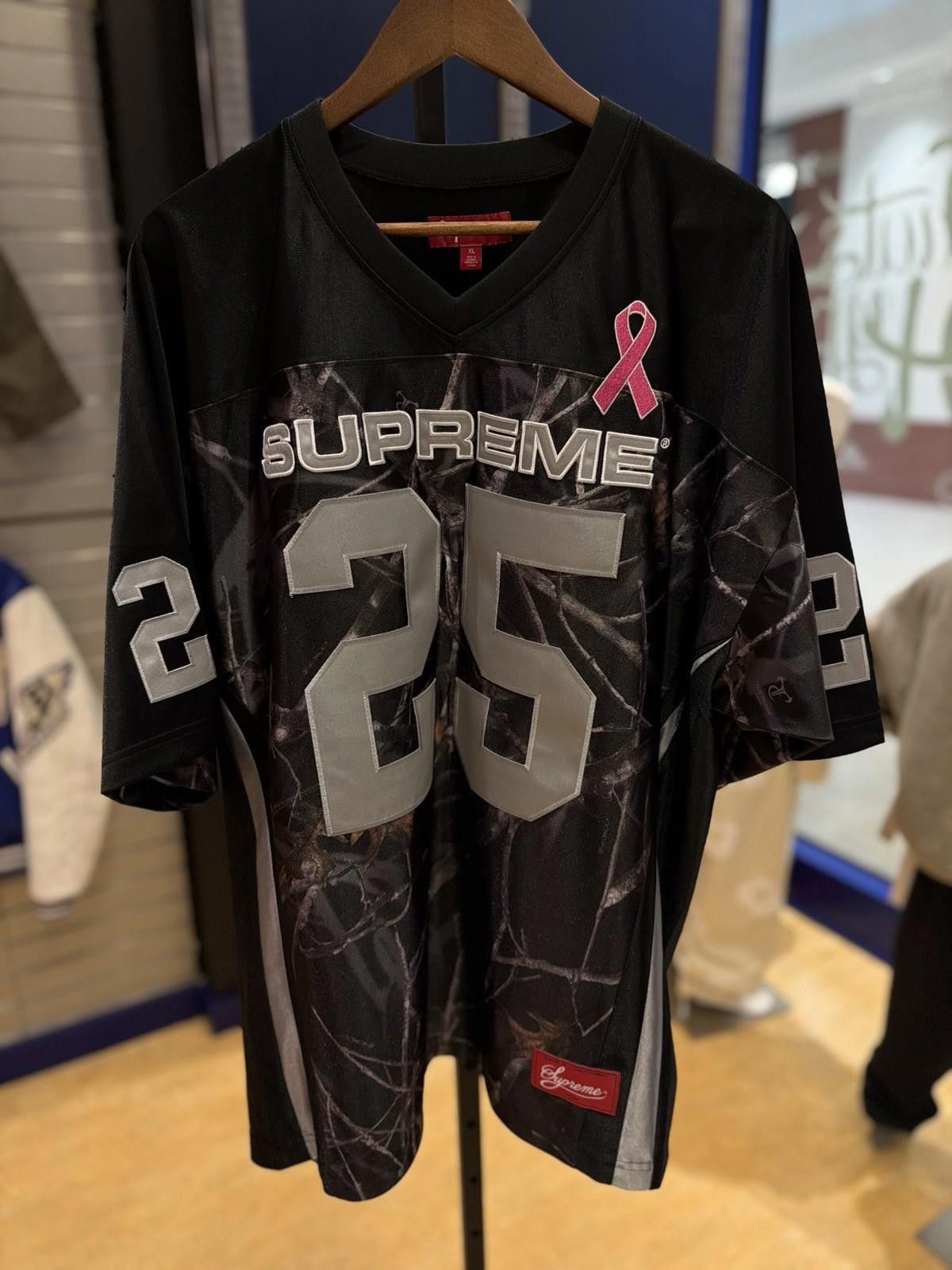 Supreme Supreme Breast Cancer Awareness Football Jersey Realtree XL Size US XL / EU 56 / 4 - 6 Thumbnail