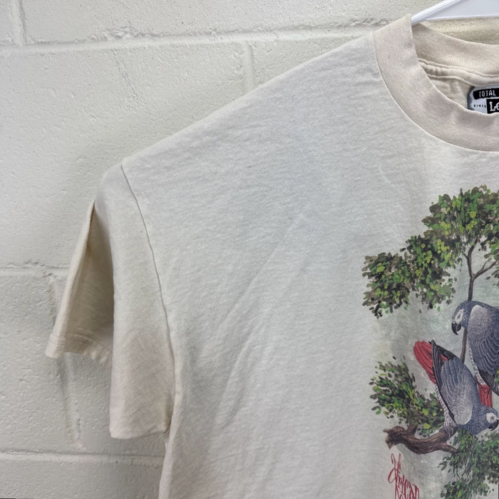 Lee VINTAGE Parrot Graphic Tee Lee Totally Cotton T-Shirt Adult XL Beige 90s Size US XL / EU 56 / 4 - 7 Thumbnail