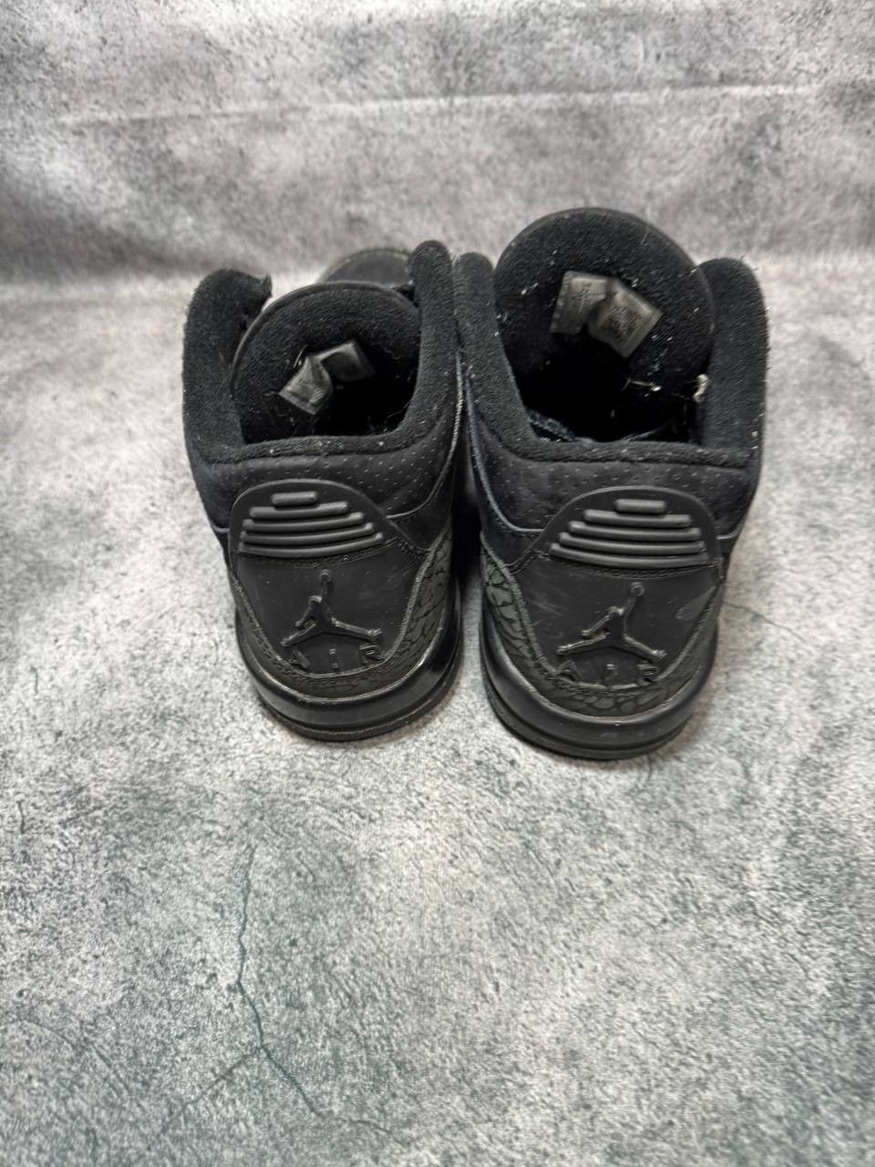 Jordan Brand Size 7Y | Jordan 3 Black Cat No Box | Pre-Owned Size US 7 / EU 40 - 2 Thumbnail