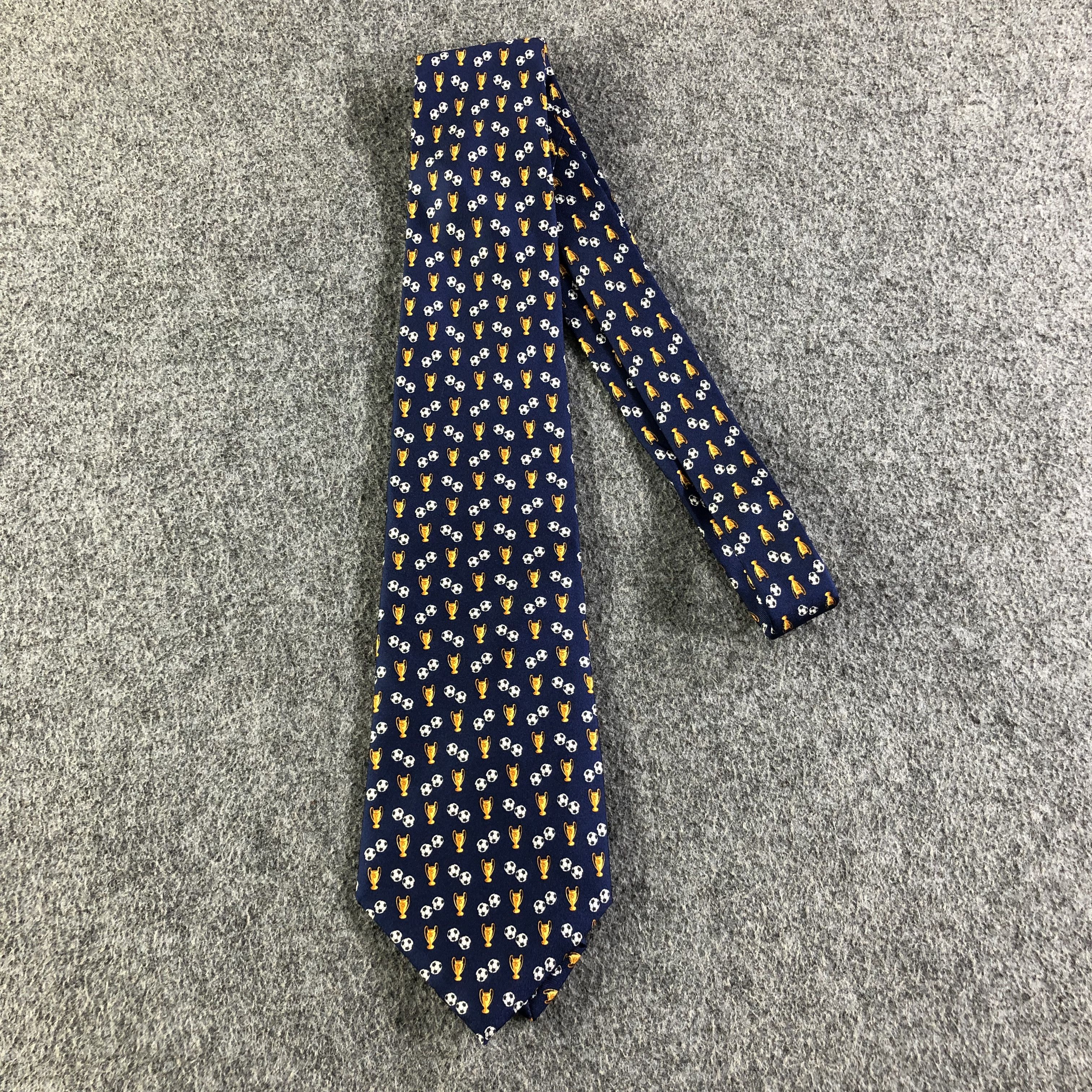 Salvatore Ferragamo × Vintage Salvatore Ferragamo Football Silk Neck Tie T118 Size ONE SIZE - 1 Thumbnail