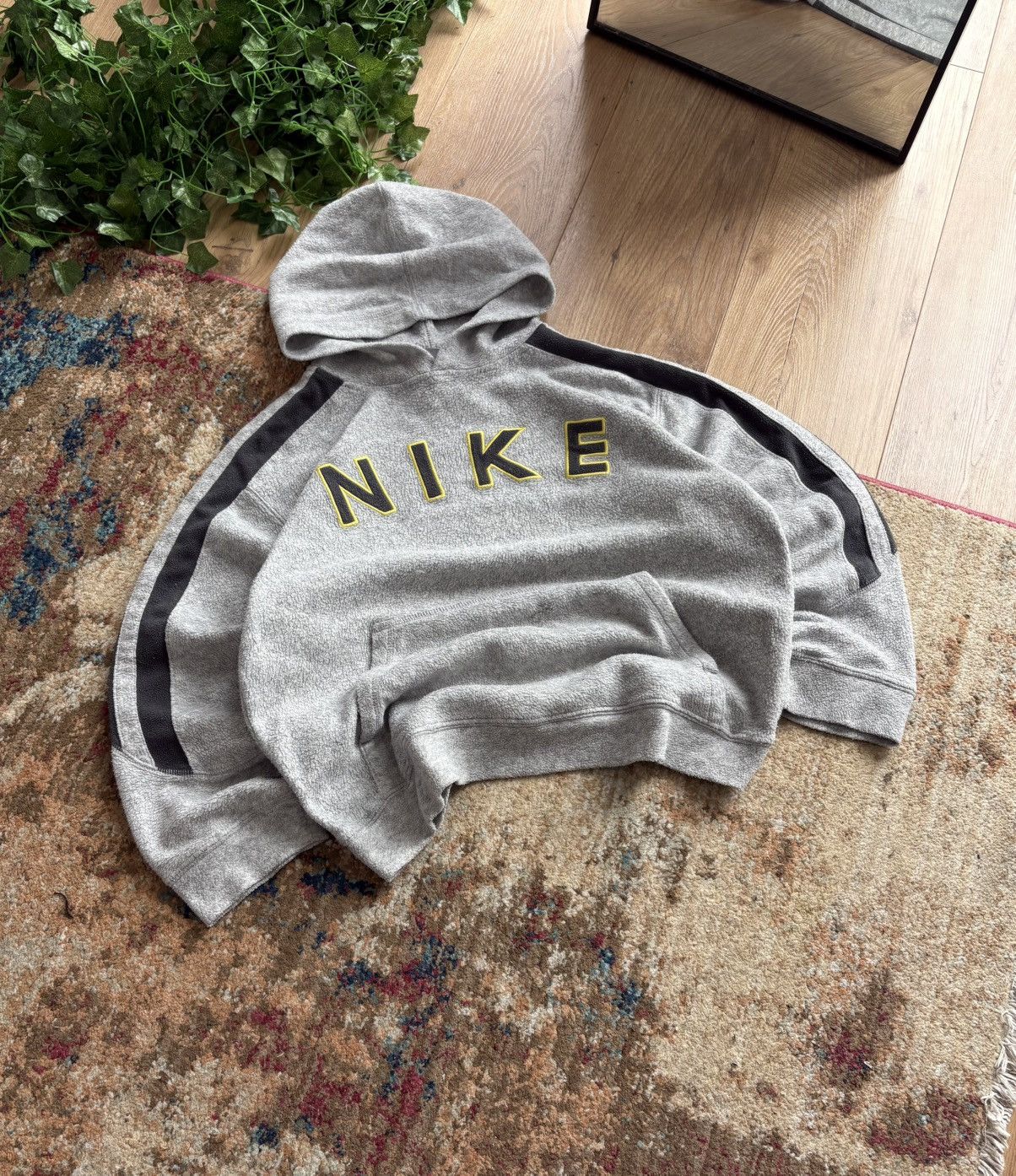 Nike 90s Nike Vintage Spellout Logo Teddy Fleece Hoodie Rare Y2K Size US S / EU 44-46 / 1 - 1 Thumbnail