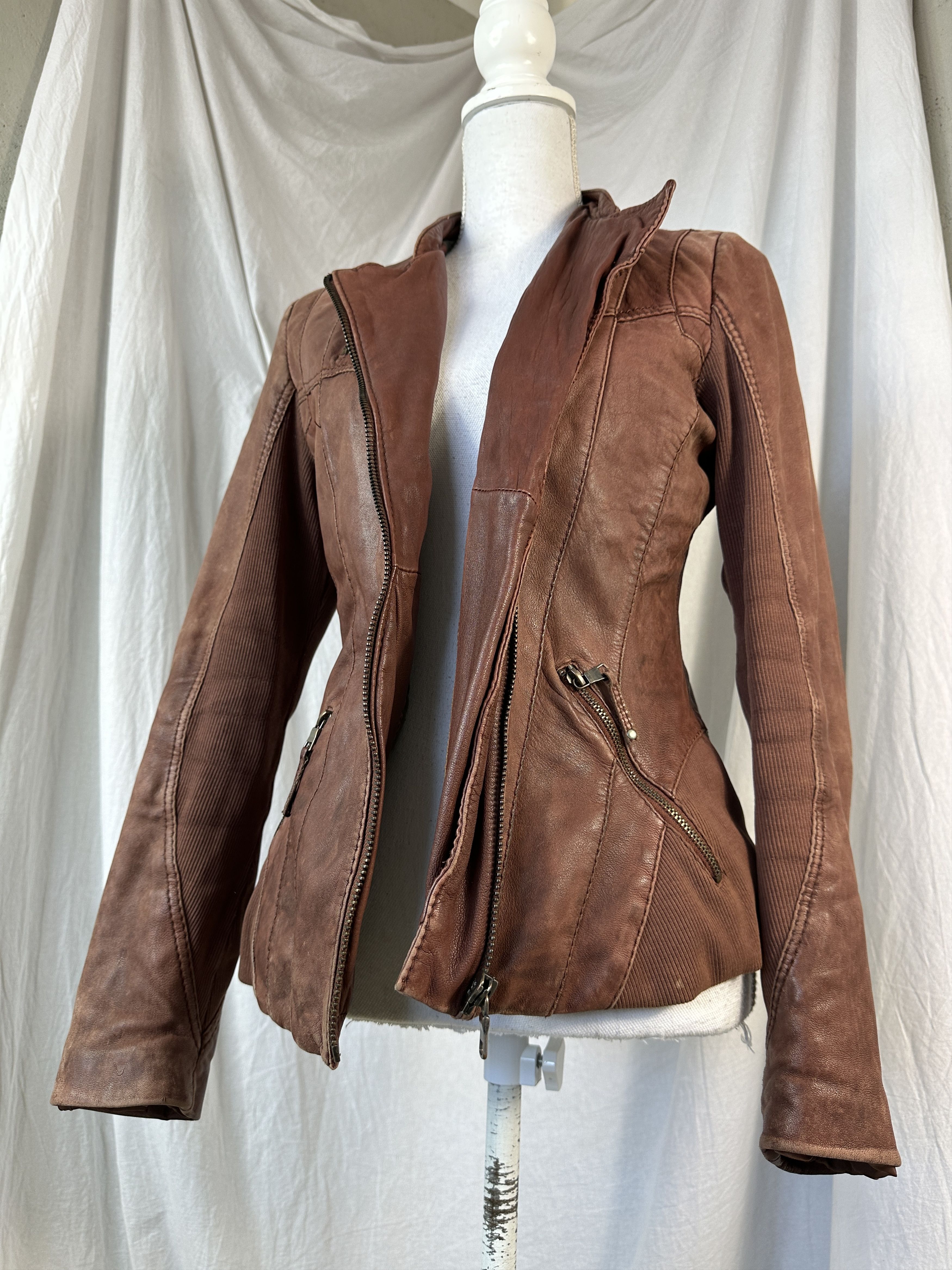 Vintage Vintage Fitted Leather Jacket Size US M / EU 48-50 / 2 - 5 Thumbnail