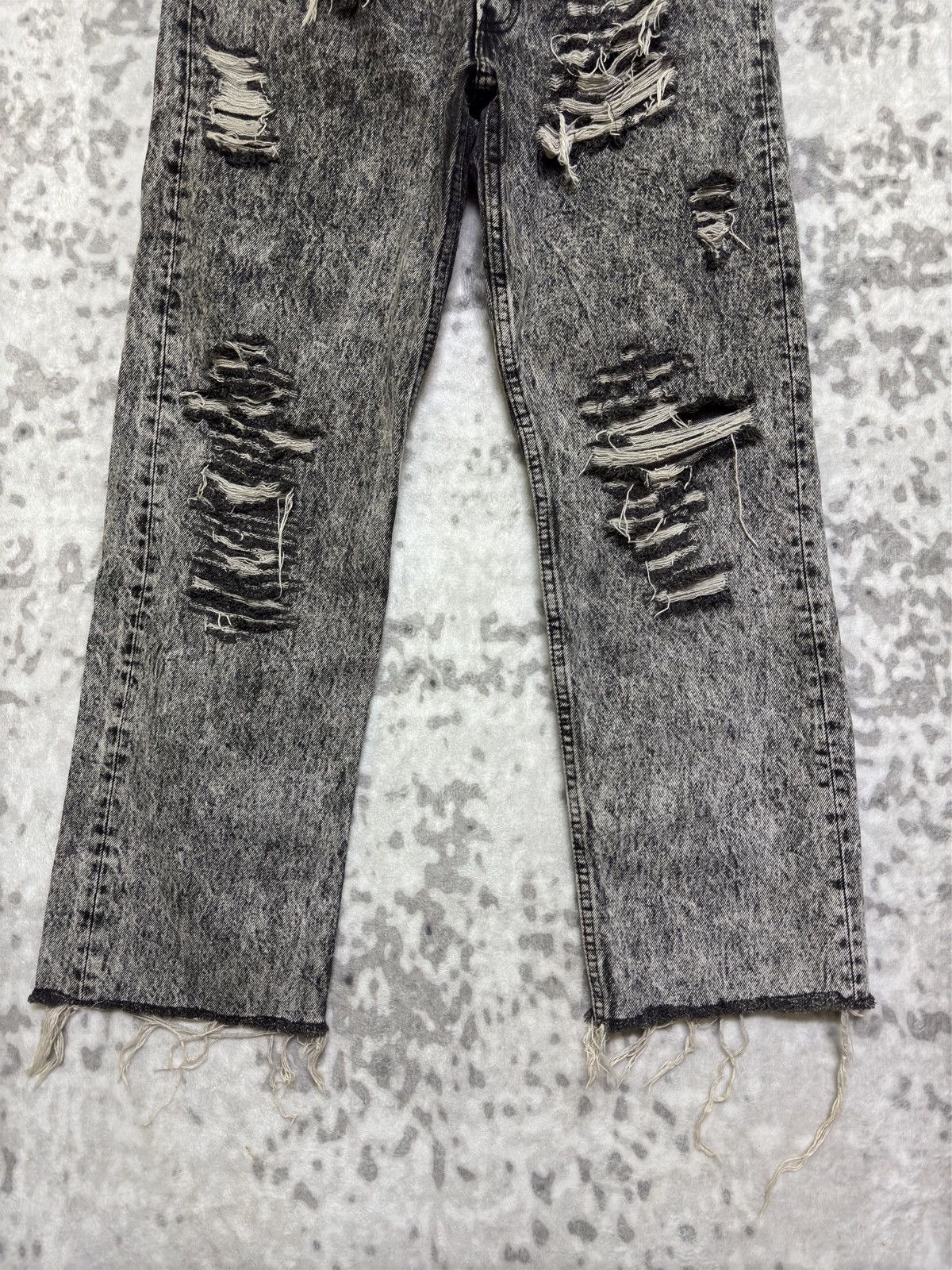 Levi's Vintage Clothing Vintage Levi’s 501 Grey Acid Wash Distressed Jeans Raw Hem Size US 31 - 6 Thumbnail