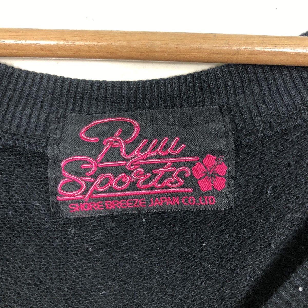 Japanese Brand RYU Sports Floral Crest V-Neck Sweat Obscure Japanese Label Size US M / EU 48-50 / 2 - 16 Thumbnail