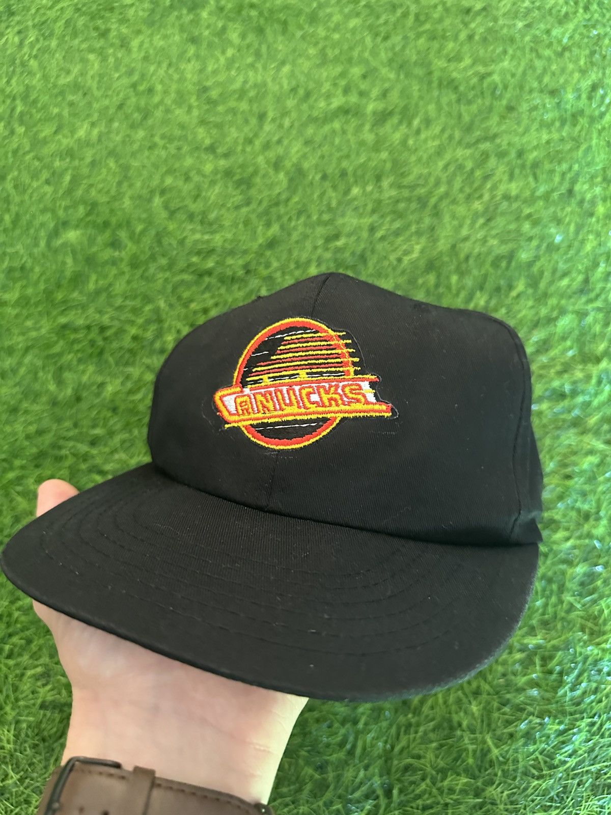 NHL Vintage nhl vancouver canucks adjustable hat Size ONE SIZE - 1 Thumbnail