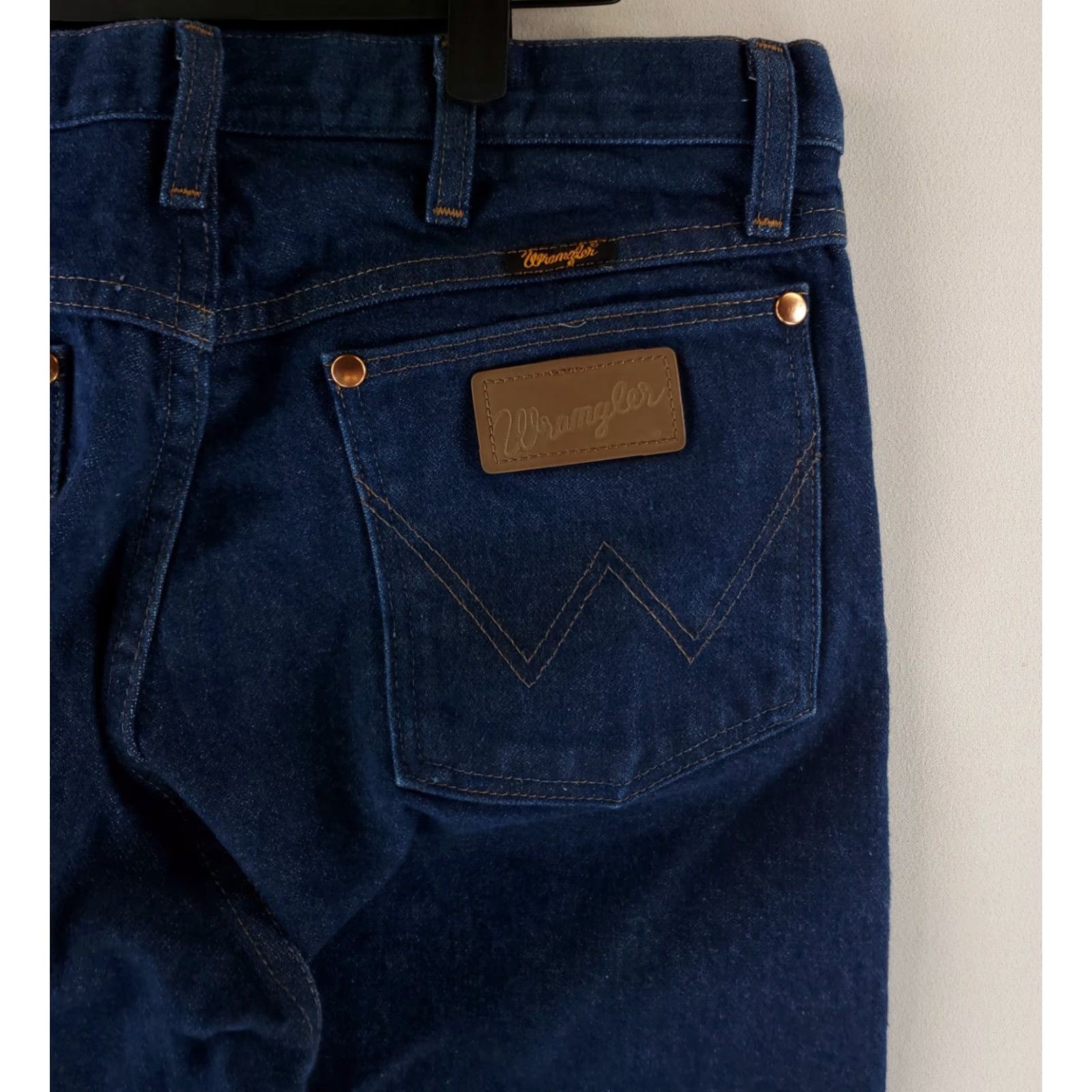 Wrangler VINTAGE Wrangler Jeans 13MWZ Mens 32x32 Blue Straight Jeans 90s Mens Regular 32x32 Actual Hands 33x32 Size US 32 / EU 48 - 3 Thumbnail