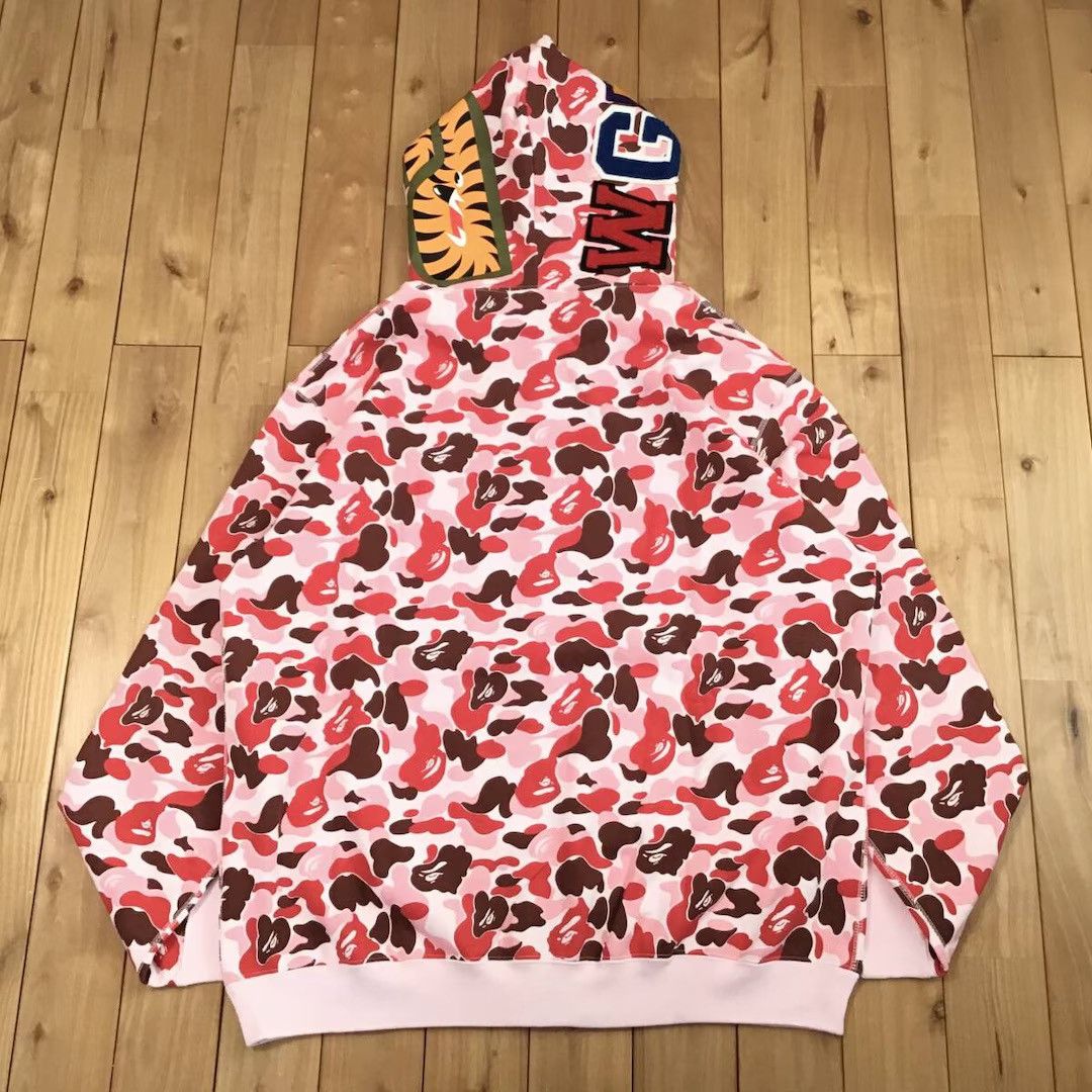 Bape 2008 🔥Hiroshima store camo🔥 BAPE shark full zip hoodie NIGO Size US XL / EU 56 / 4 - 2 Thumbnail