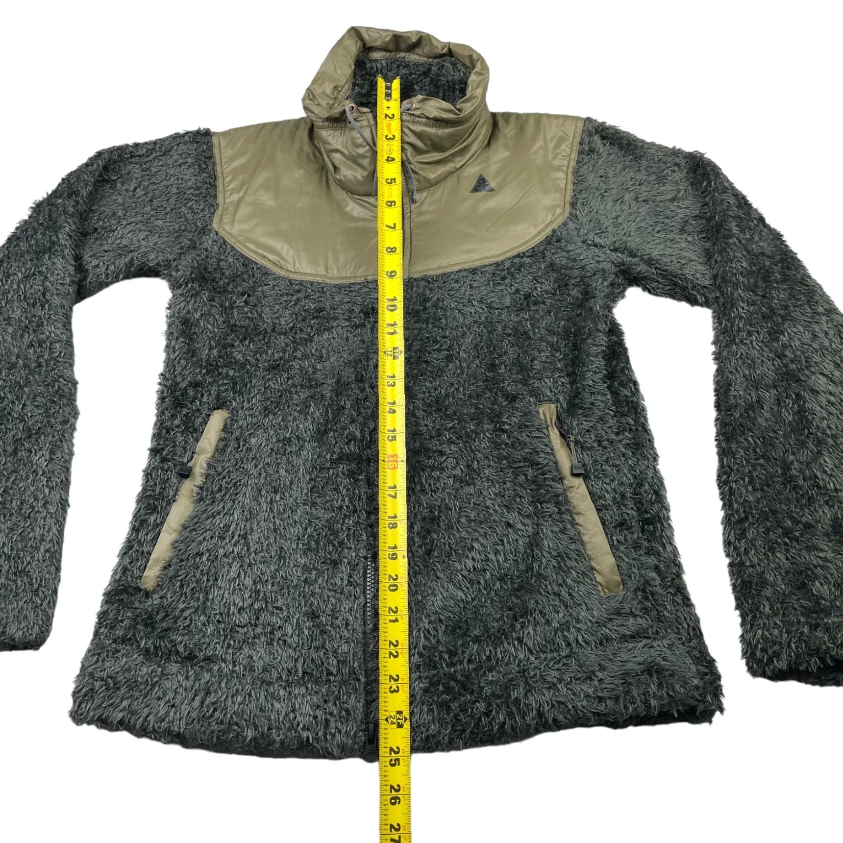 Nike VTG Nike ACG Women's Deep Pile Sherpa Full Zip Jacket Gray/Beige SMALL Size S / US 4 / IT 40 - 7 Thumbnail