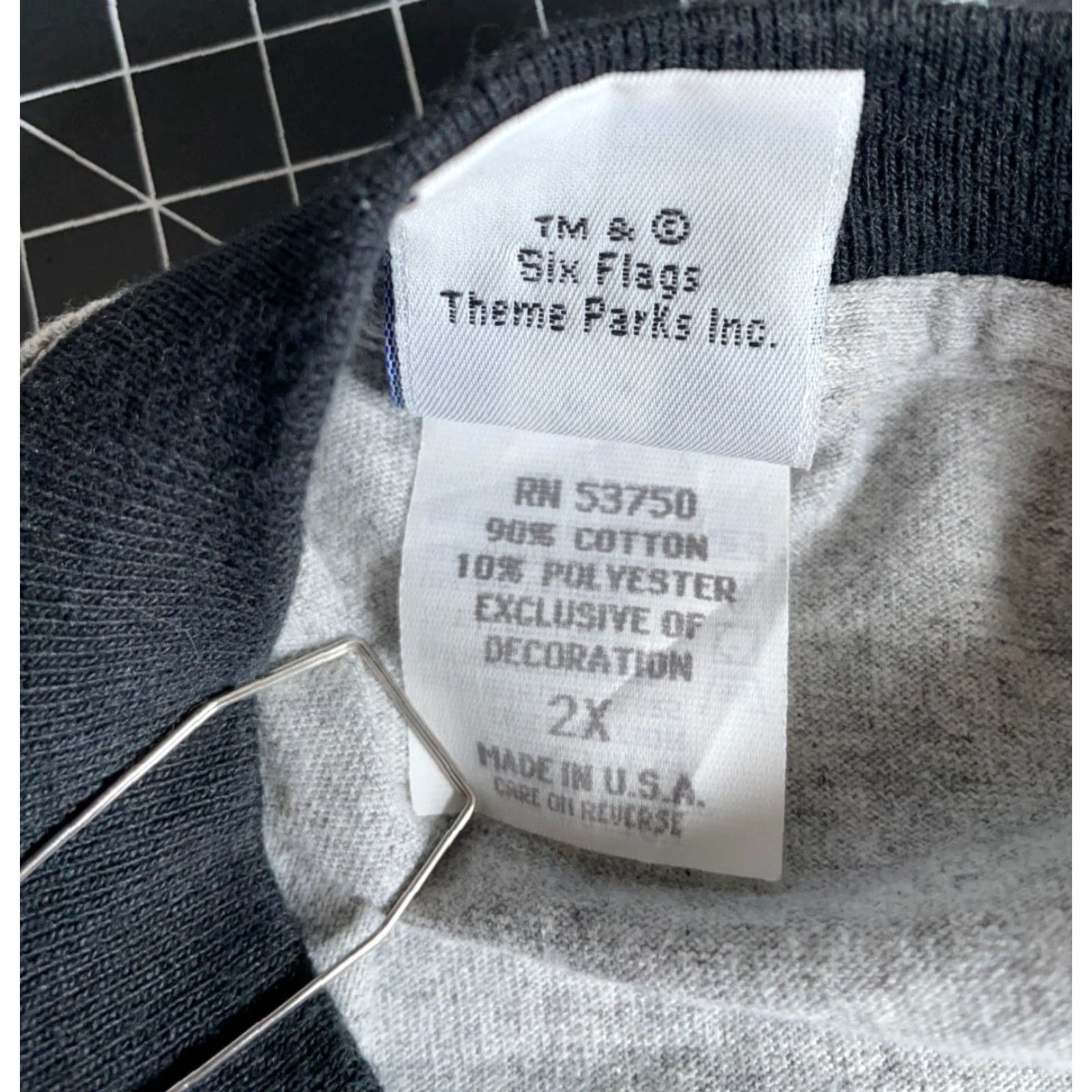 Vintage VINTAGE Six Flags T-Shirt Embroidered USA Made 2000s Ringer Gray 2X Big & Tall Men Mens Short Sleeve Crew Neck Cotton Blend Jersey Logo 90s Retro VTG Size US XXL / EU 58 / 5 - 4 Thumbnail