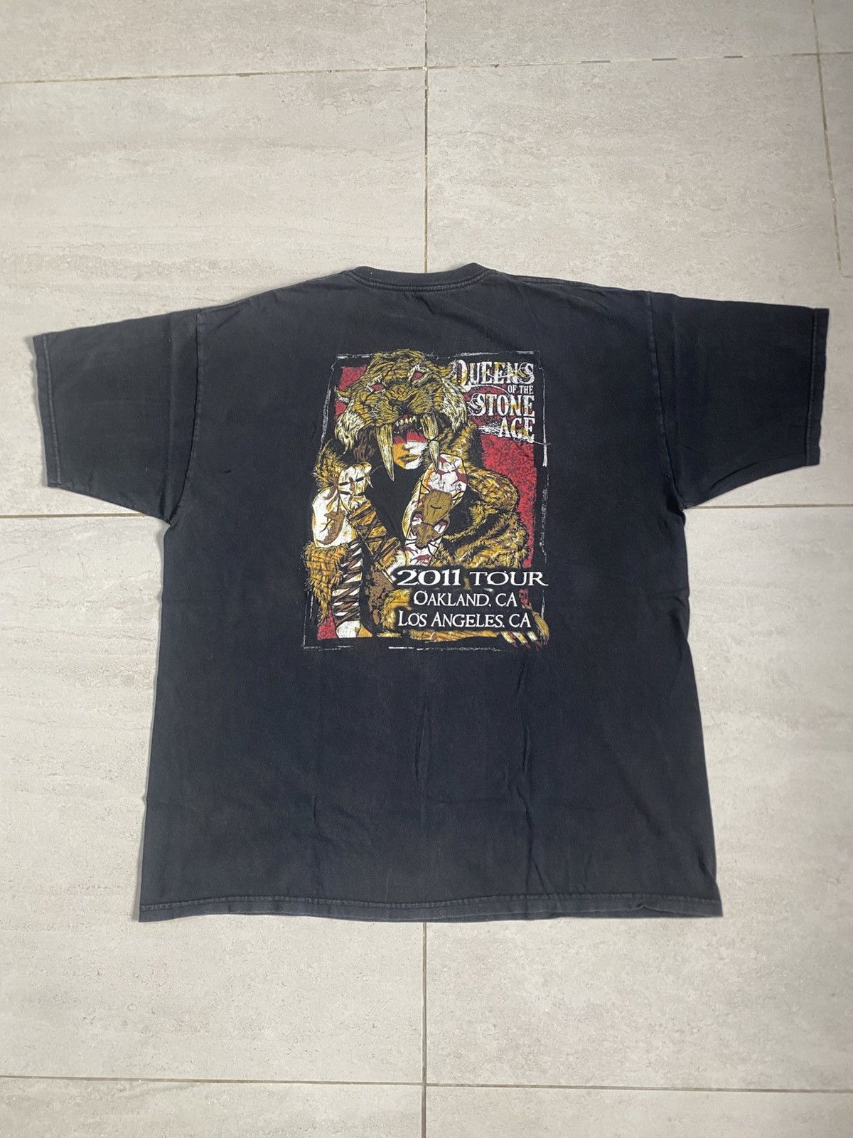 Band Tees QUEENS OF THE STONE AGE 2011 TOUR Size US XL / EU 56 / 4 - 3 Thumbnail