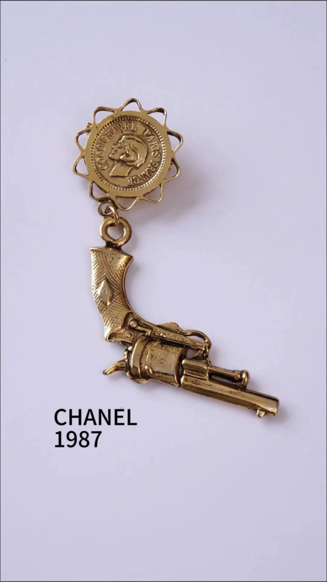 Chanel Chanel 1987 Miss Coco & Gun Brooch Size ONE SIZE - 1 Thumbnail
