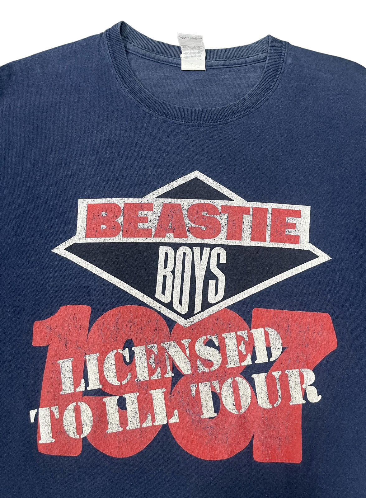 Band Tees Vintage Sunfaded Beastie Boys 1987 Tour tee Size US L / EU 52-54 / 3 - 2 Thumbnail