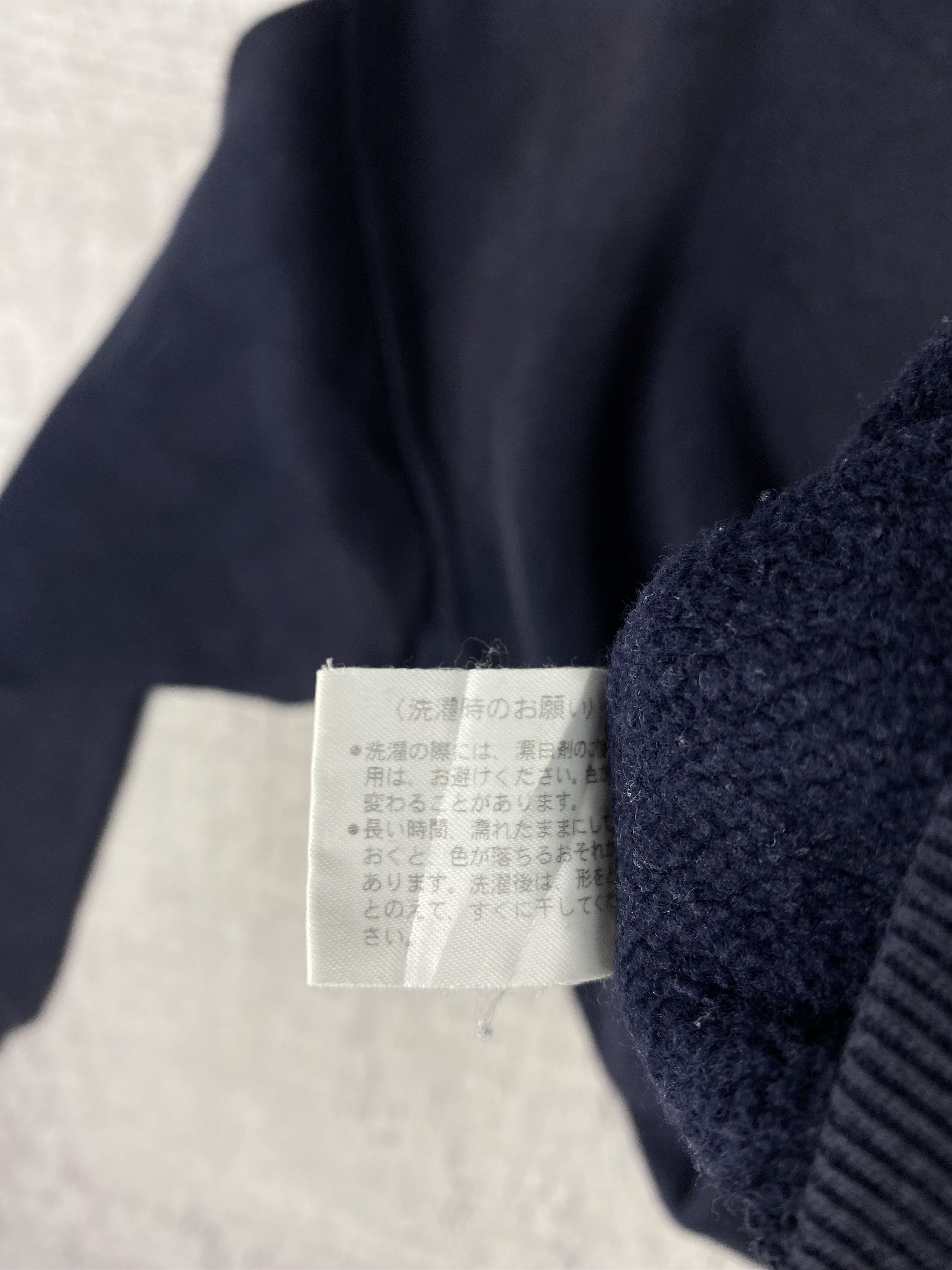 Body Glove Vintage Body Glove Faded With Back Logo Crewneck Sweatshirts Size US M / EU 48-50 / 2 - 9 Thumbnail