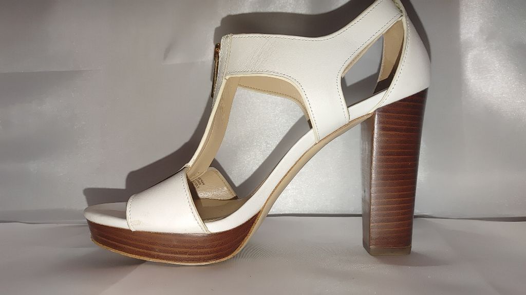 Michael Kors Michael Kors Berkley T-Strap Stacked Heel Size 10 Size US 10 / IT 40 - 2 Thumbnail