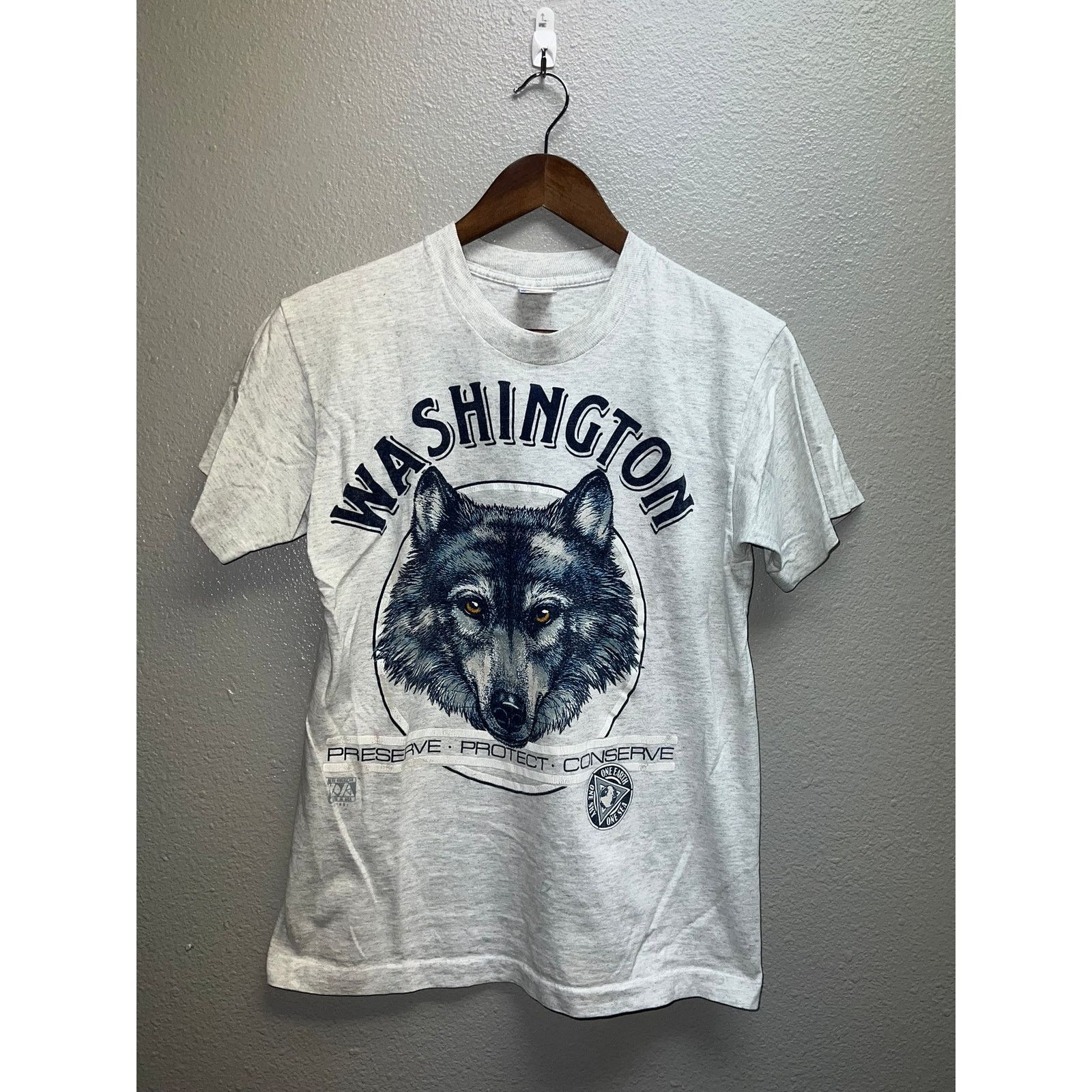 Fruit Of The Loom Vintage Wolf Shirt Washington Preserve 1991 Gray Tee 90s S Size US S / EU 44-46 / 1 - 1 Thumbnail