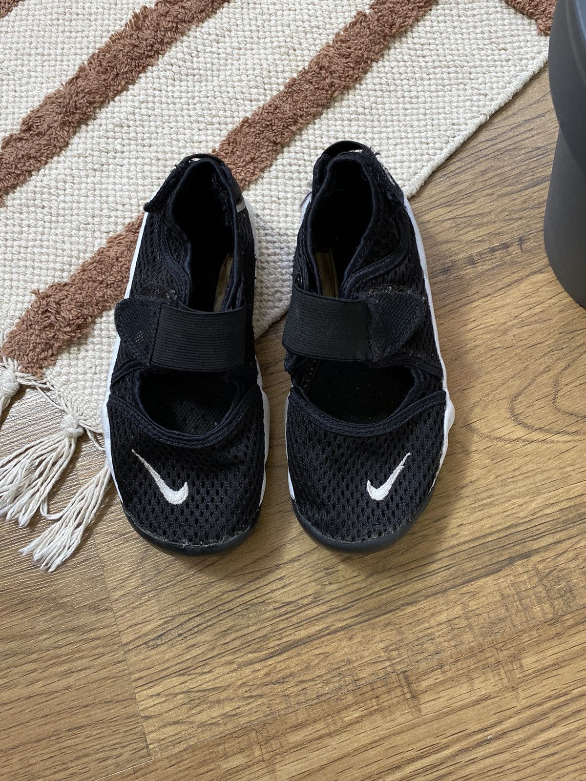 Nike KIDS NIKE TABI CUTE RIFT SHOES Size US 4 / IT 34 - 2 Thumbnail