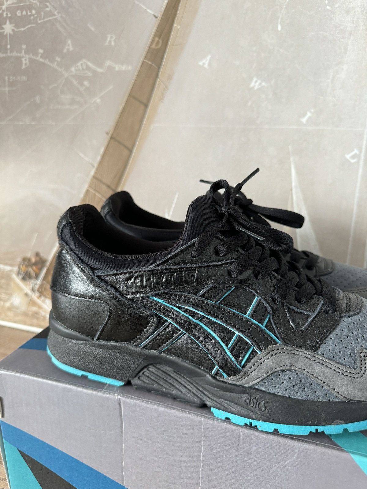 Asics ASICS x Kith Gel-Lyte 5 Leatherback Ronnie Feig Size US 8 / EU 41 - 5 Thumbnail