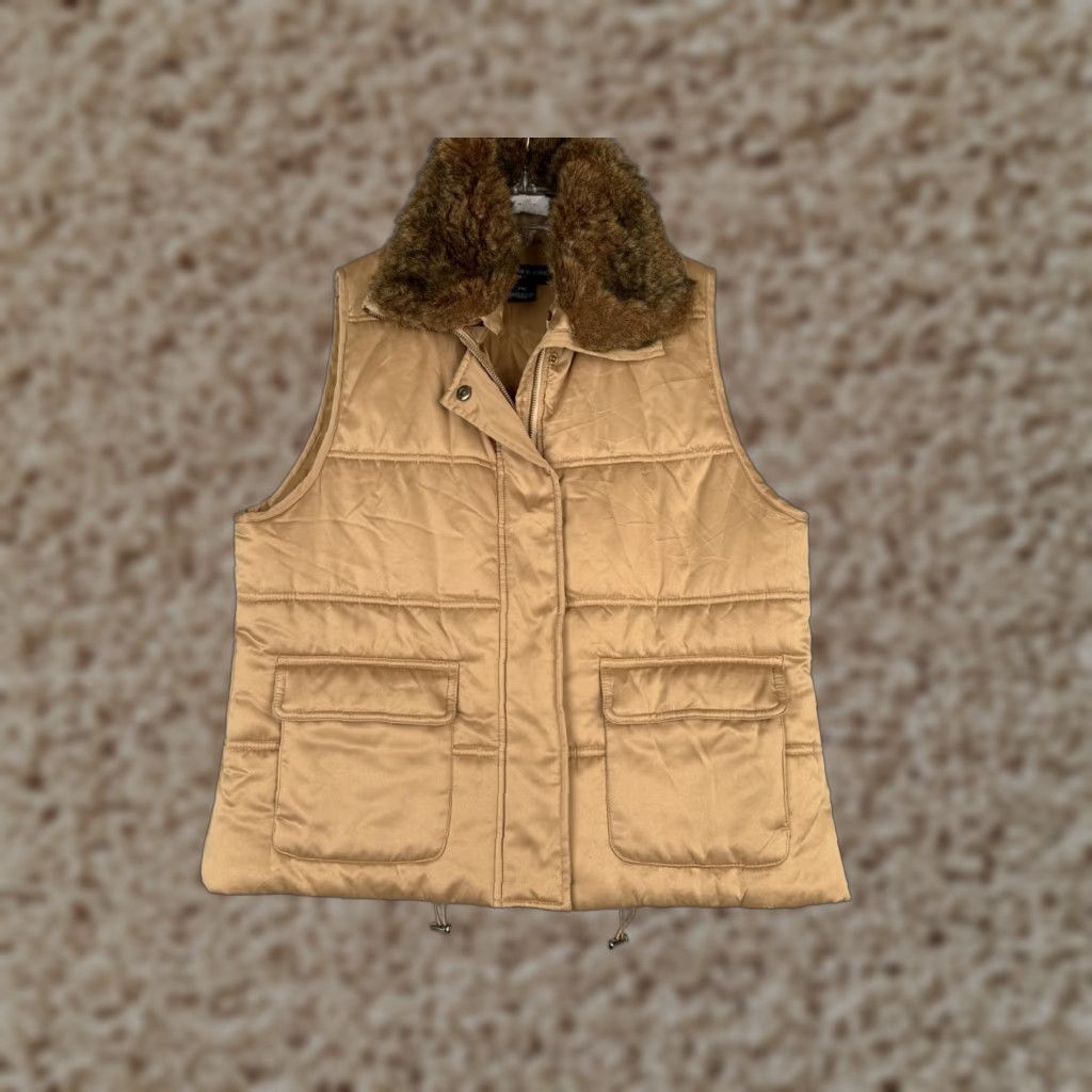 Jones New York Jones New York Vest Womens Petite Medium Beige Faux Fur Collar Pockets Polyester Size M / US 6-8 / IT 42-44 - 1 Thumbnail