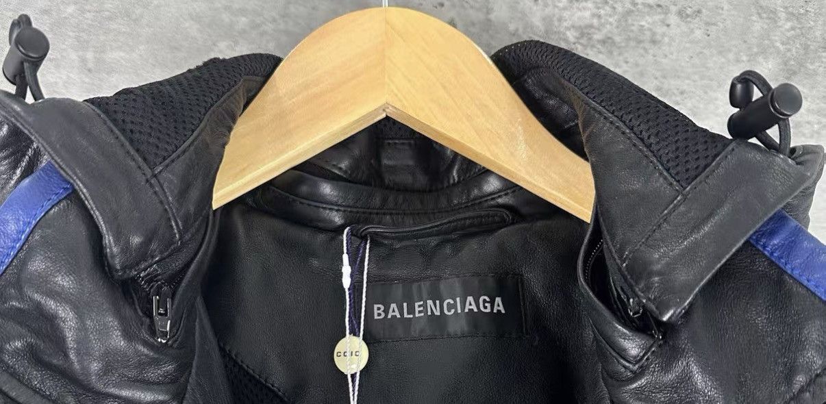 Balenciaga Balenciaga 3B Color-blocked Hooded Leather Biker Jacke J42 Size US M / EU 48-50 / 2 - 3 Thumbnail