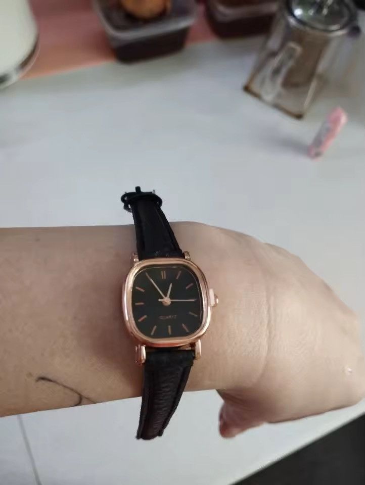 Jewelry 2000s vintage style cute square black leather luxury watch Size ONE SIZE - 4 Thumbnail