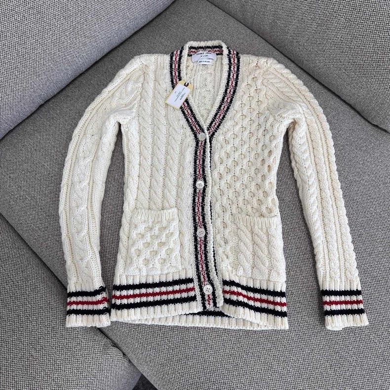Thom Browne Thom Browne V-neck knit cardigan Size US XXS / EU 40 - 1 Thumbnail