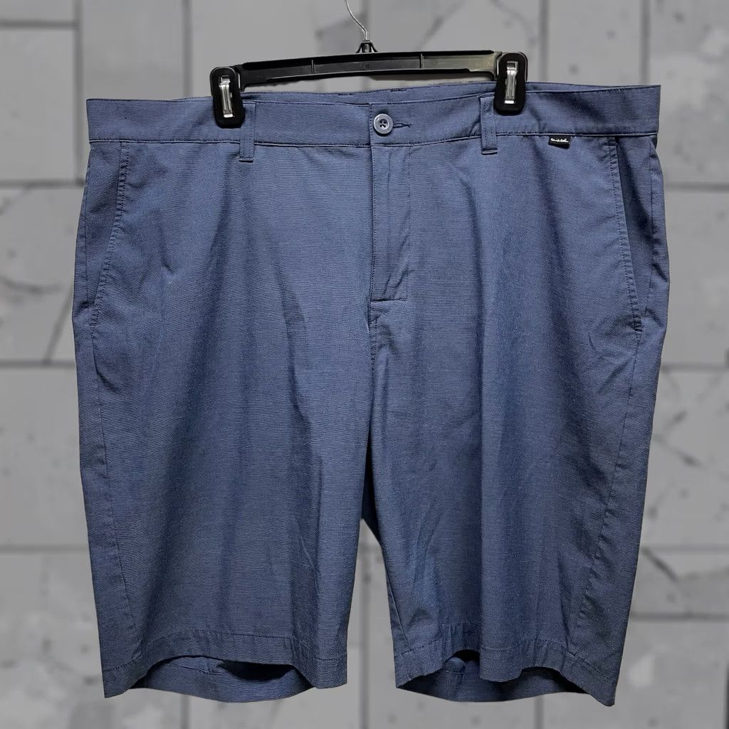 TravisMathew Travis Mathew Polyester Blend Blue Casual Shorts Mens 42 Chino Size 42 Blue Casual Mens Size US 42 / EU 58 - 1 Thumbnail