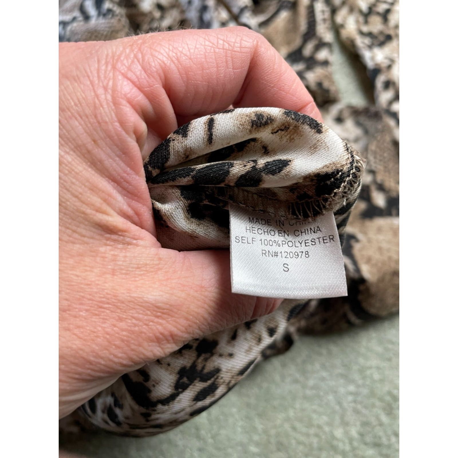 Skin Entro Shirt Women Size Small Tan Black Button Up Snake Skin Pattern Pockets Size S / US 4 / IT 40 - 7 Thumbnail