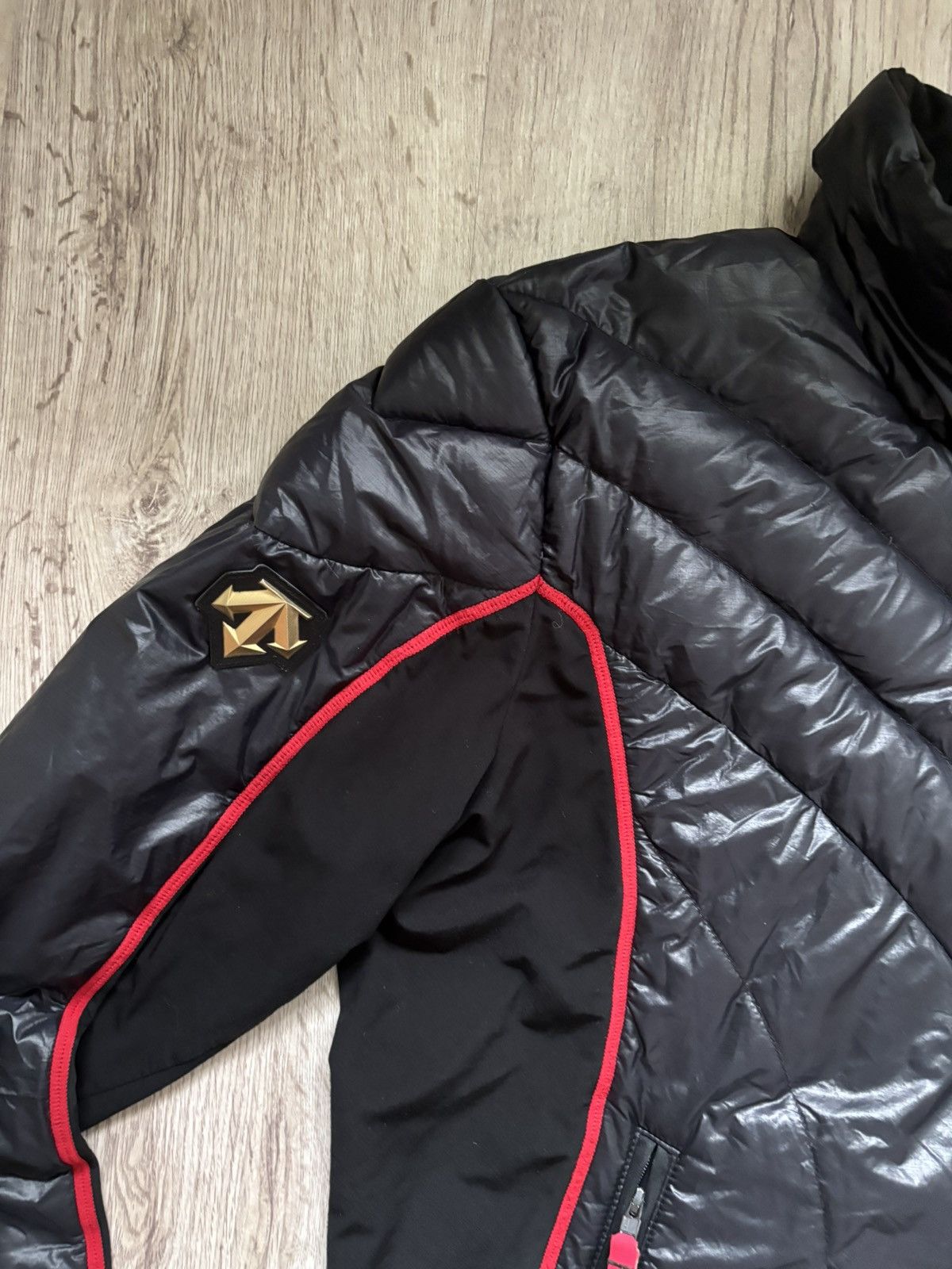 Descente Descente Swiss Olympic Team Vancouver 2010 Black Red 46 Size US S / EU 44-46 / 1 - 7 Thumbnail