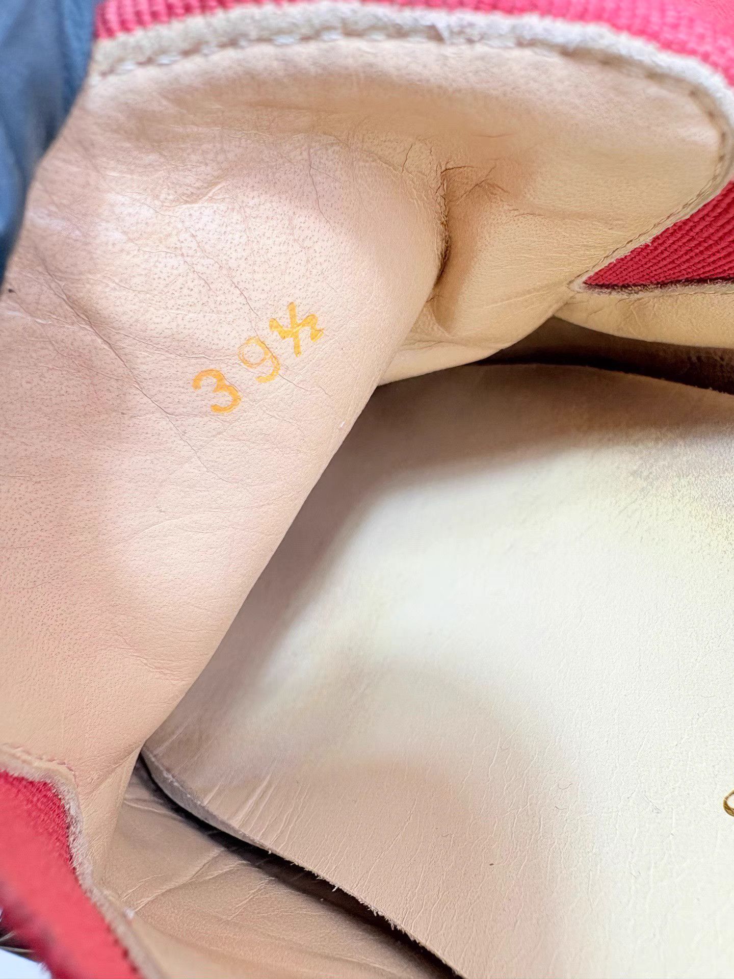 Christian Louboutin CHRISTIAN LOUBOUTIN CL Red Rivet Sneakers K1 Size US 6.5 / EU 39-40 - 7 Thumbnail