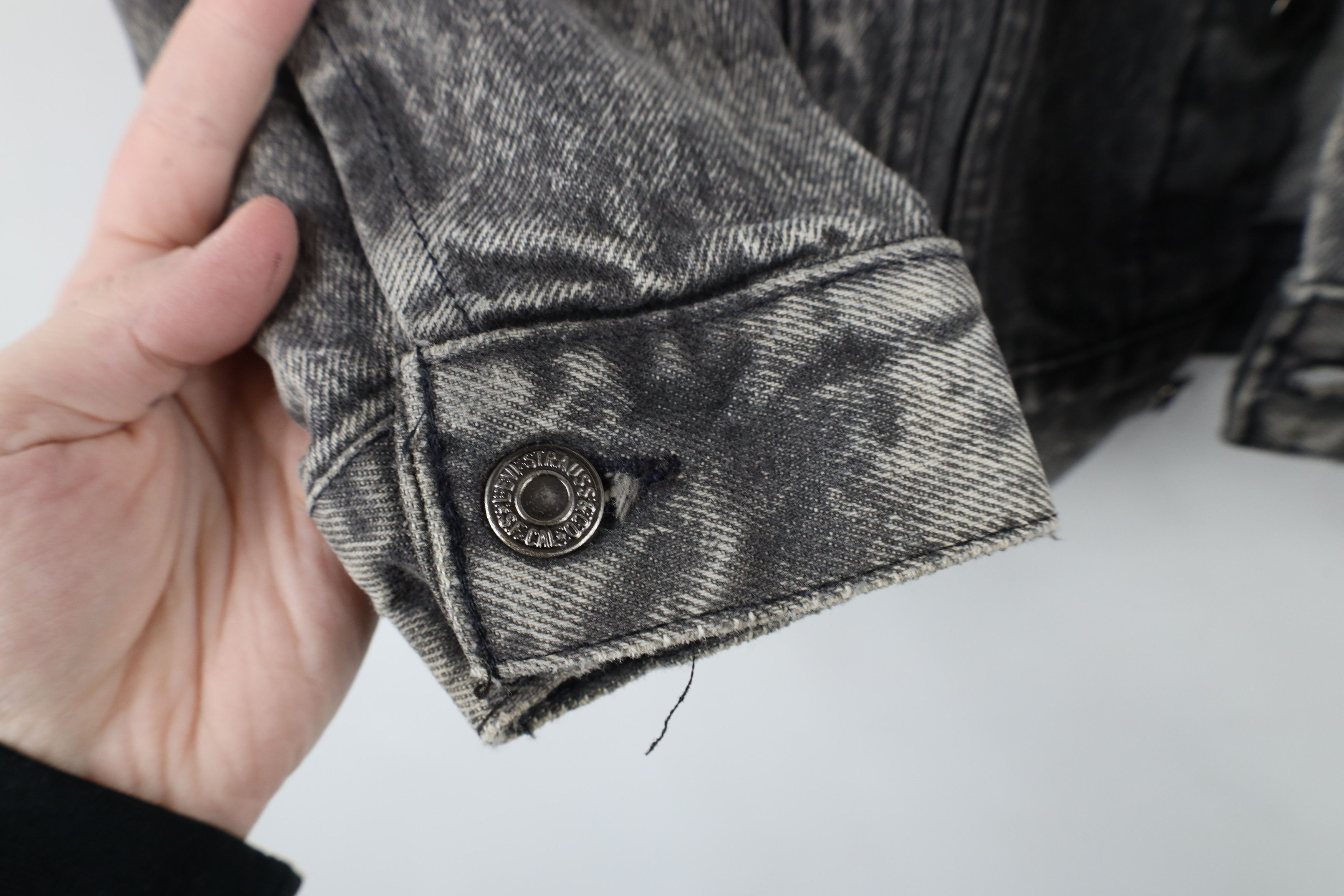 Levi's × Vintage Vintage 90s Levis Acid Wash Denim Trucker Jacket Gray USA Size M / US 6-8 / IT 42-44 - 7 Thumbnail