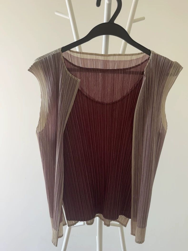 Issey Miyake Issey Miyake size:one size Wine red pleated vest Size XS / US 0-2 / IT 36-38 - 1 Thumbnail