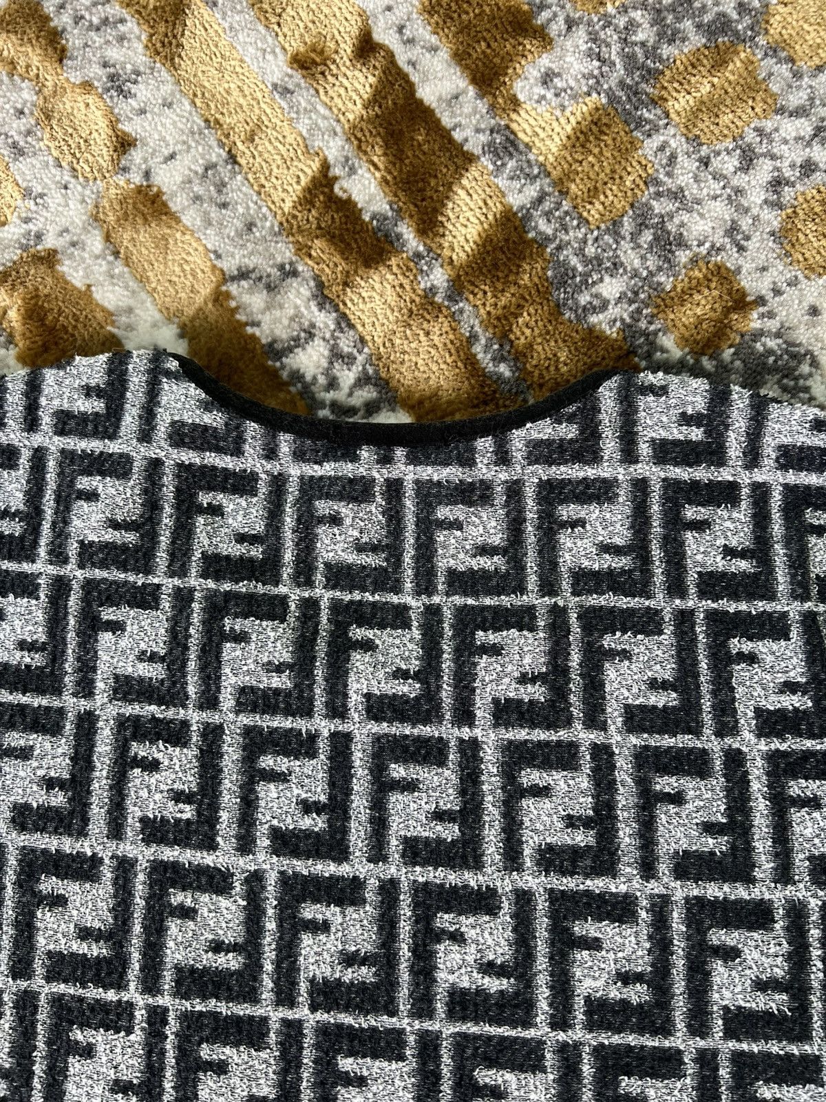 Fendi × Vintage Vintage Fendi Monogram t-shirt Size S / US 4 / IT 40 - 12 Thumbnail