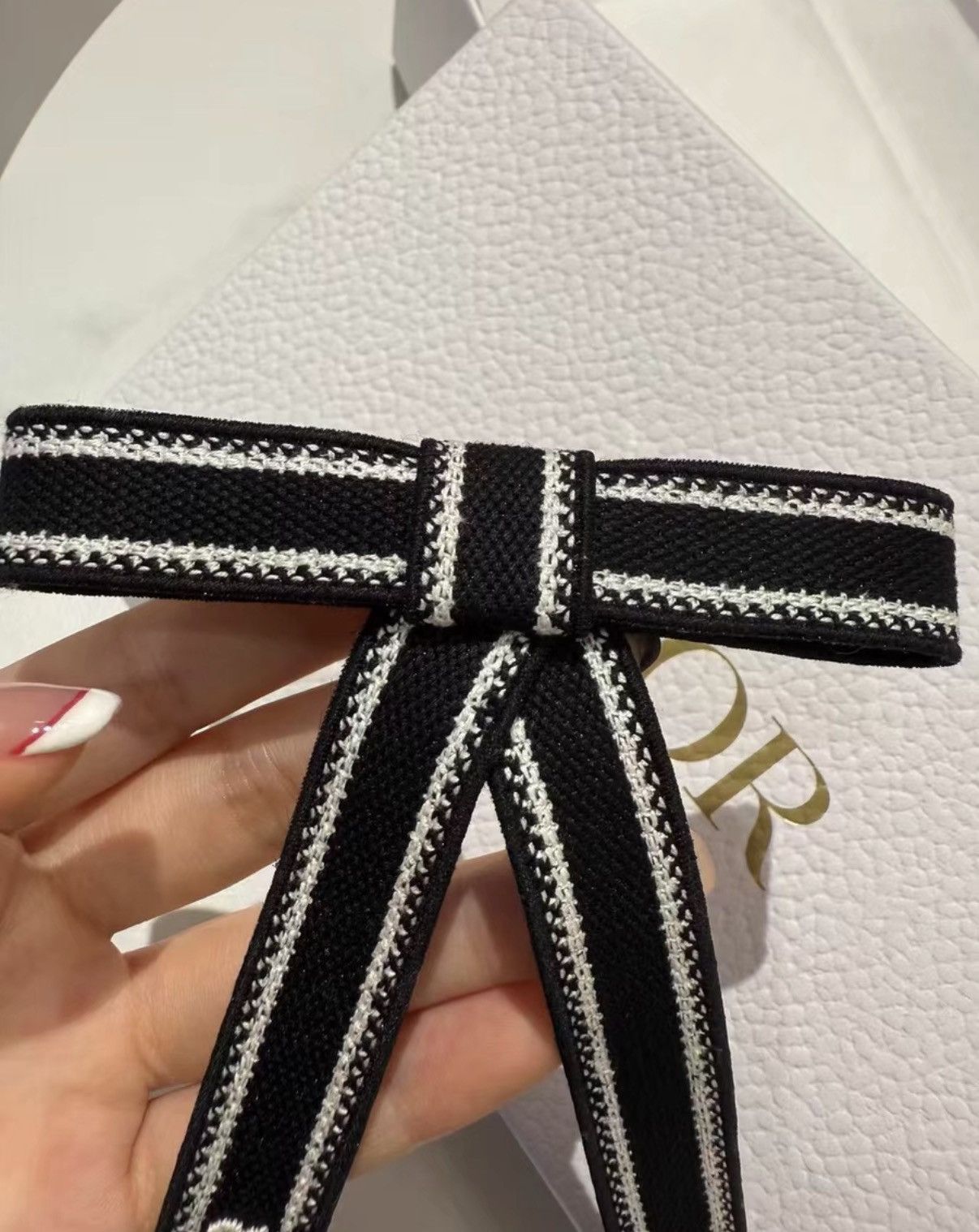 Dior Authentic Dior hair clip from official boutique Size ONE SIZE - 6 Thumbnail
