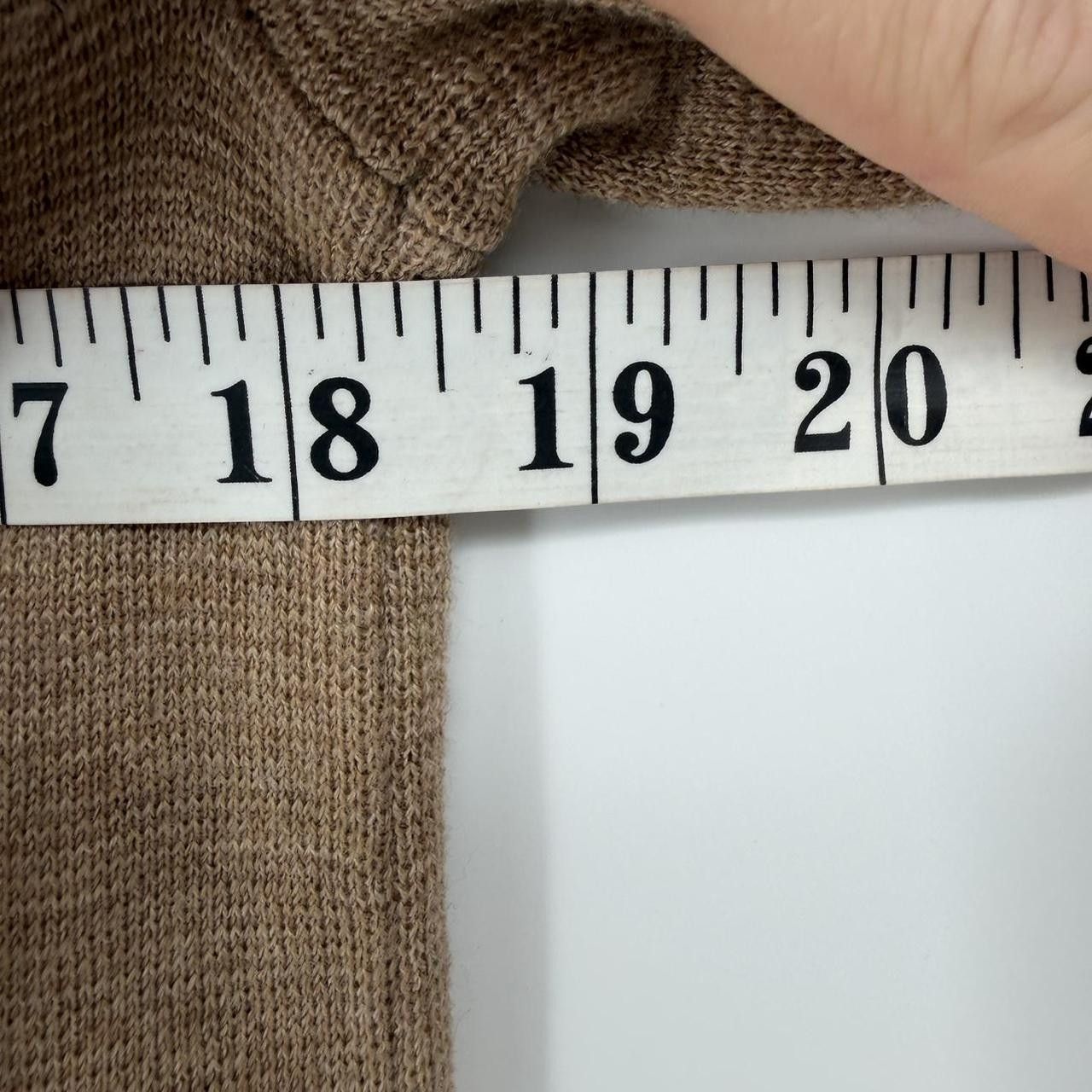Club Monaco Club Monaco V-neck camel color wool sweater dress Size XS / US 0-2 / IT 36-38 - 7 Thumbnail