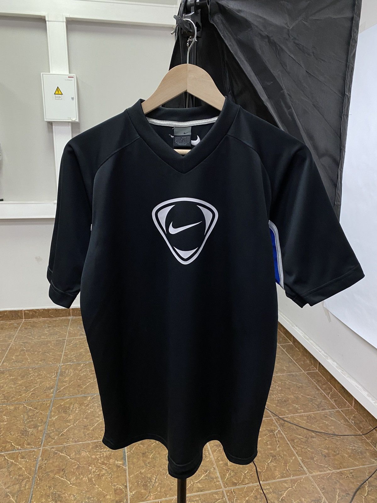 Nike 🇺🇸 Vintage 90s Nike Total Ninety Center Swoosh Retro T-Shirt Size US S / EU 44-46 / 1 - 1 Thumbnail