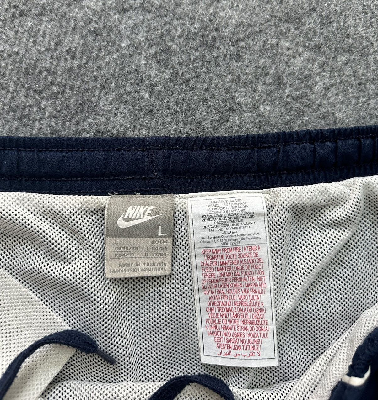 Nike Vintage shorts Nike 90s swoosh (size L) Size US 36 / EU 52 - 5 Thumbnail