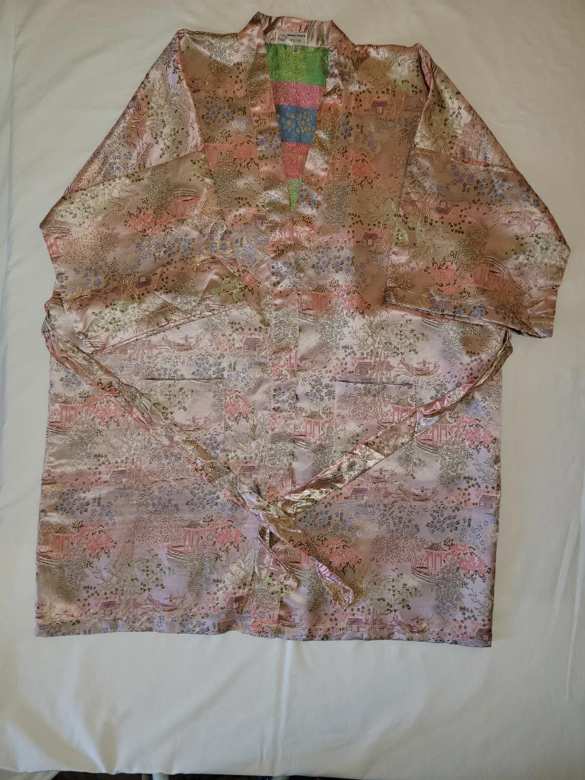 Designer Double Peach size small pink embroidered robe 100% silk Size ONE SIZE - 1 Thumbnail