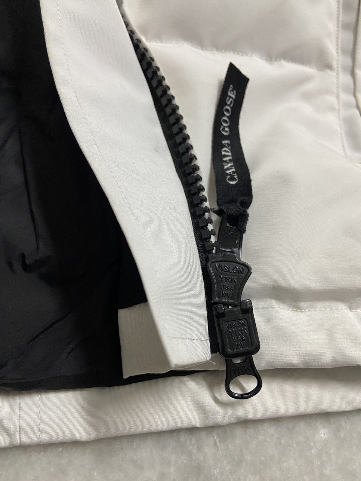 Canada Goose Canada Goose White Macmillan Jacket Size US XS / EU 42 / 0 - 10 Thumbnail