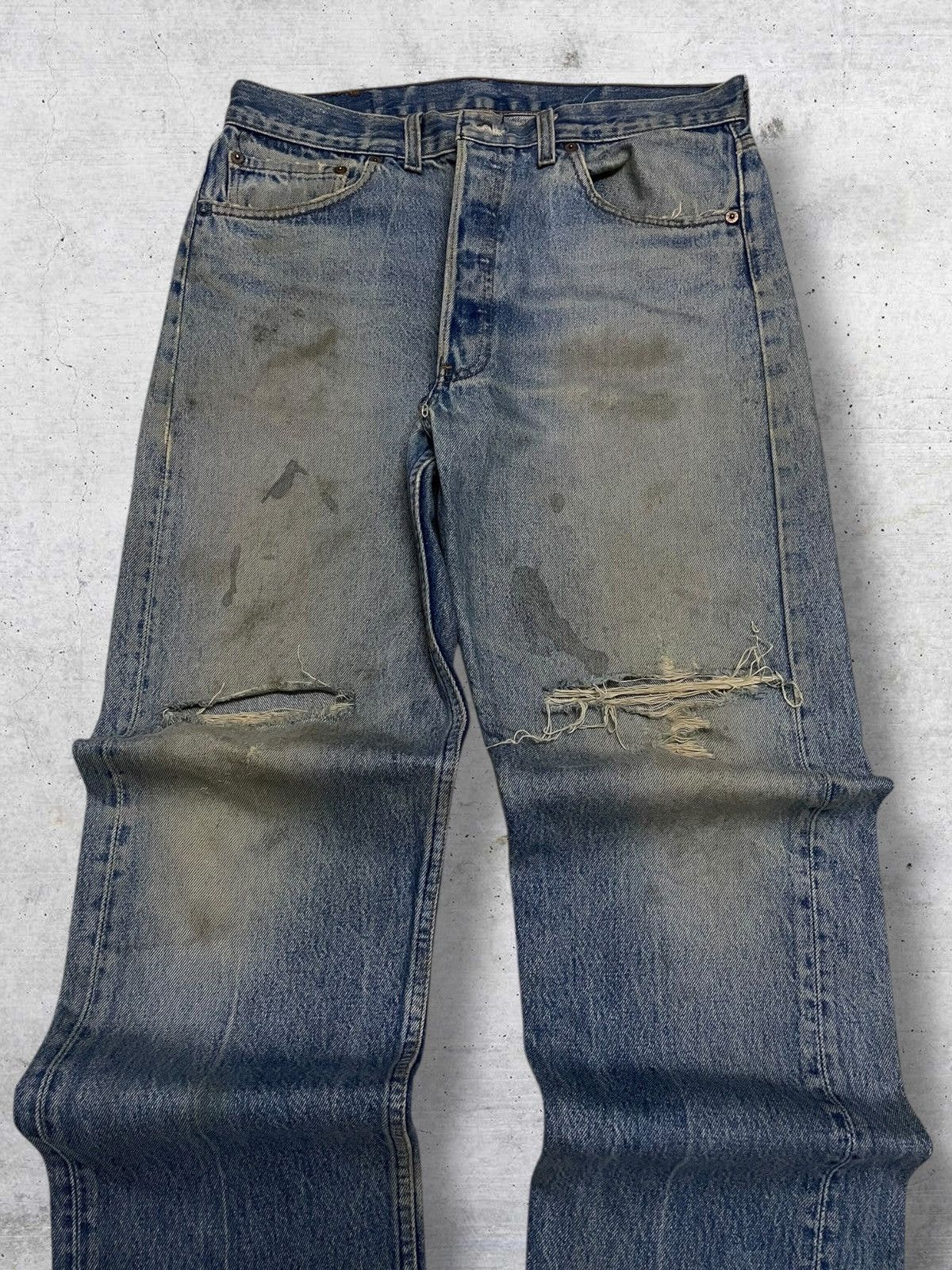 Levi's Vintage Clothing VINTAGE 501 LEVIS OG 90S DESIGNER RIPPED MUDWASH DIRT DENIM Size US 32 / EU 48 - 4 Thumbnail