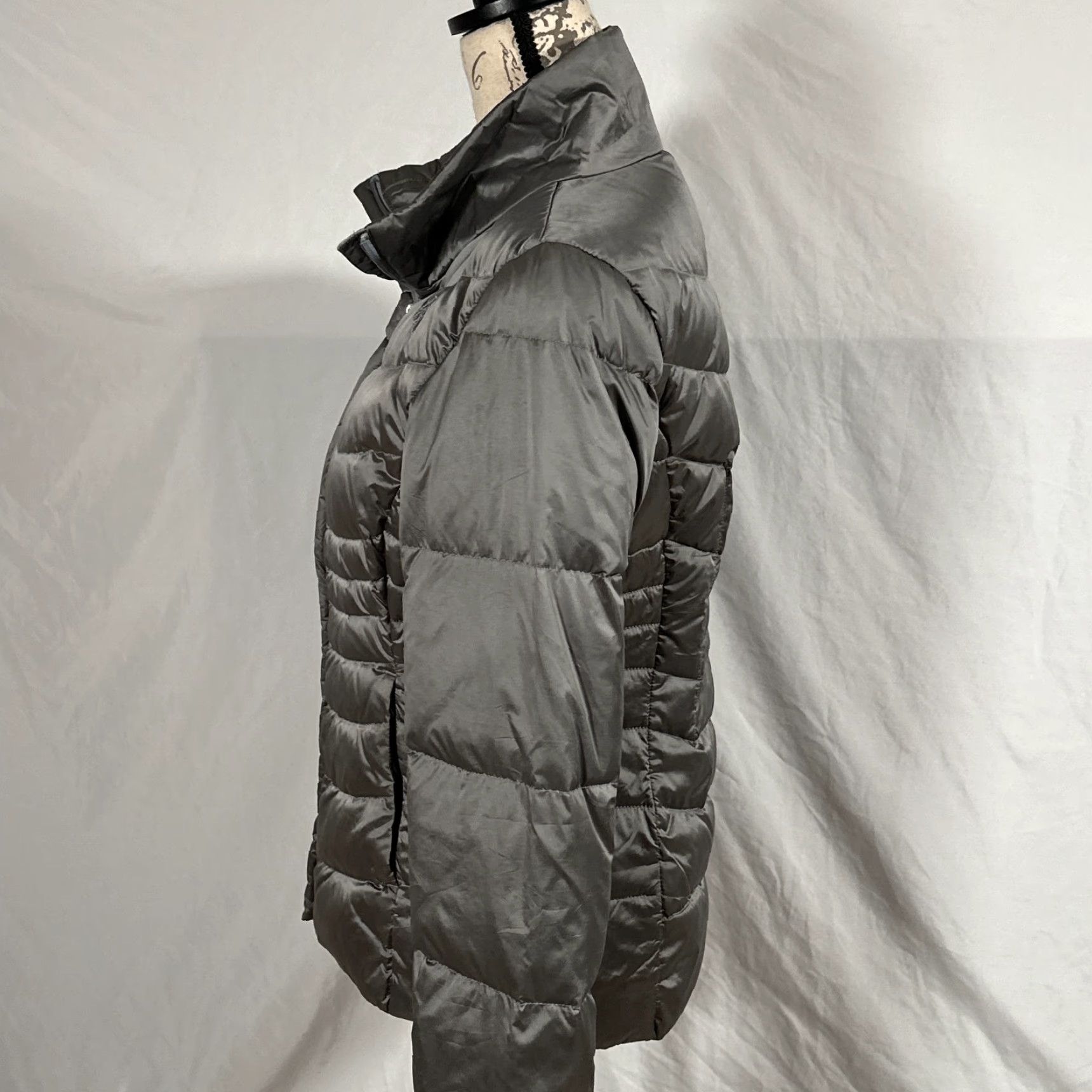 The North Face North Face Jacket Womens Small Gray Aconcagua 550 Down Puffer Full Zip NF0A3JRM Size S / US 4 / IT 40 - 5 Thumbnail