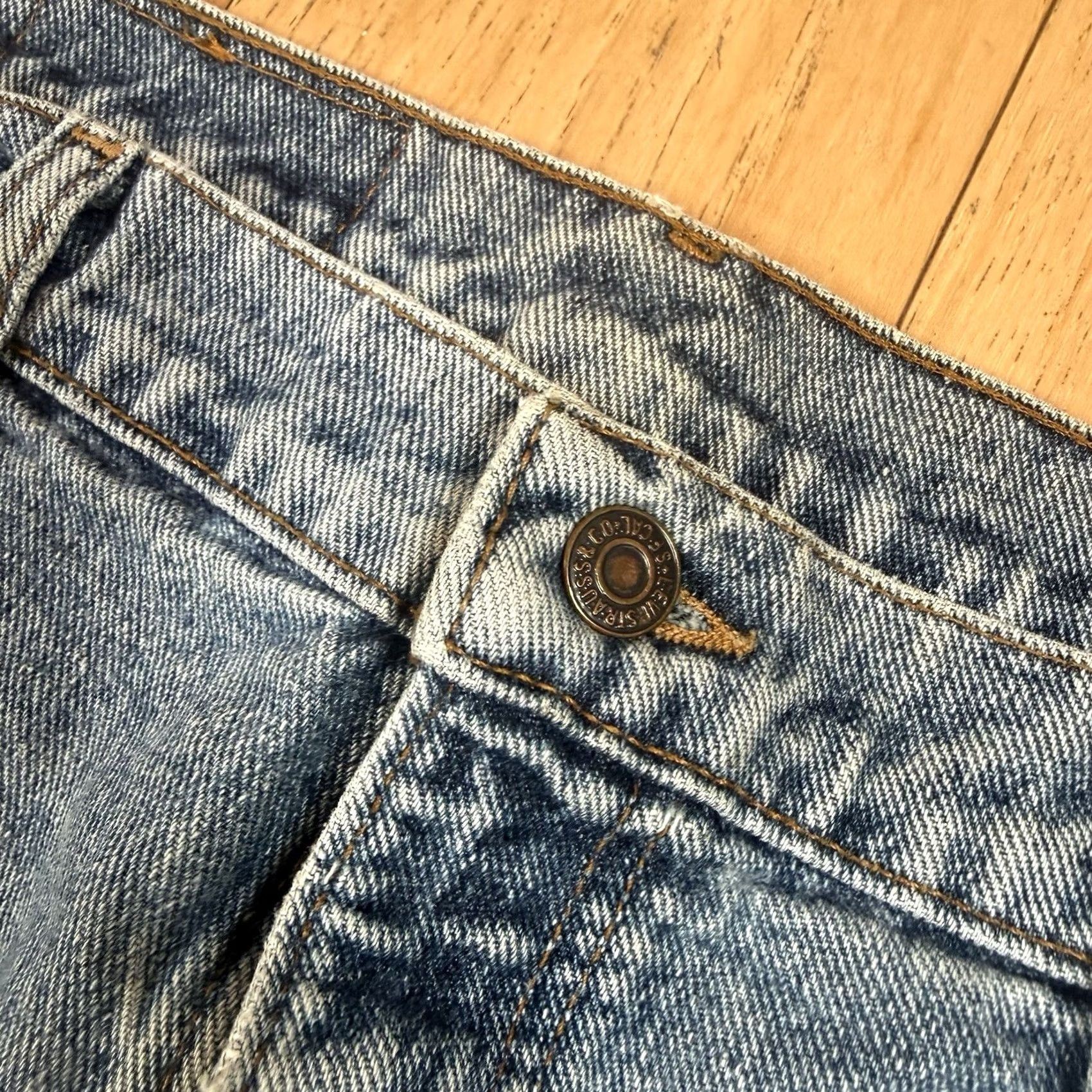 Levi's VINTAGE Levi’s 550 Jeans Men Regular 36 Light Blue 28in 90s USA Made Straight Relaxed 550 Model Size US 36 / EU 52 - 5 Thumbnail