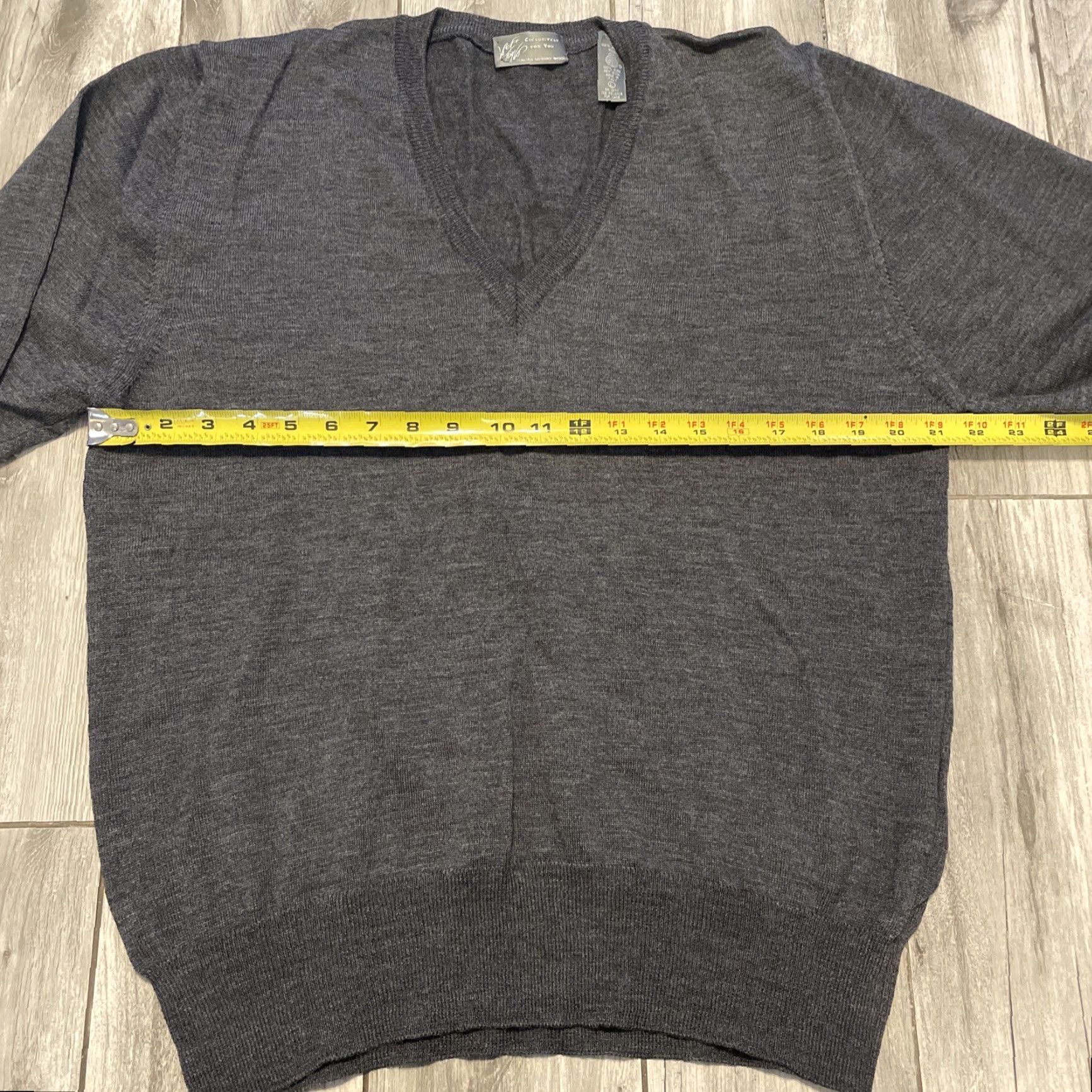 Lord & Taylor VINTAGE Lord & Taylor Knit Sweater Mens Large Italy 100% Merino Wool Grey Preppy 90s Retro Pullover Long Sleeve V-Neck Regular Mens Size US L / EU 52-54 / 3 - 4 Thumbnail