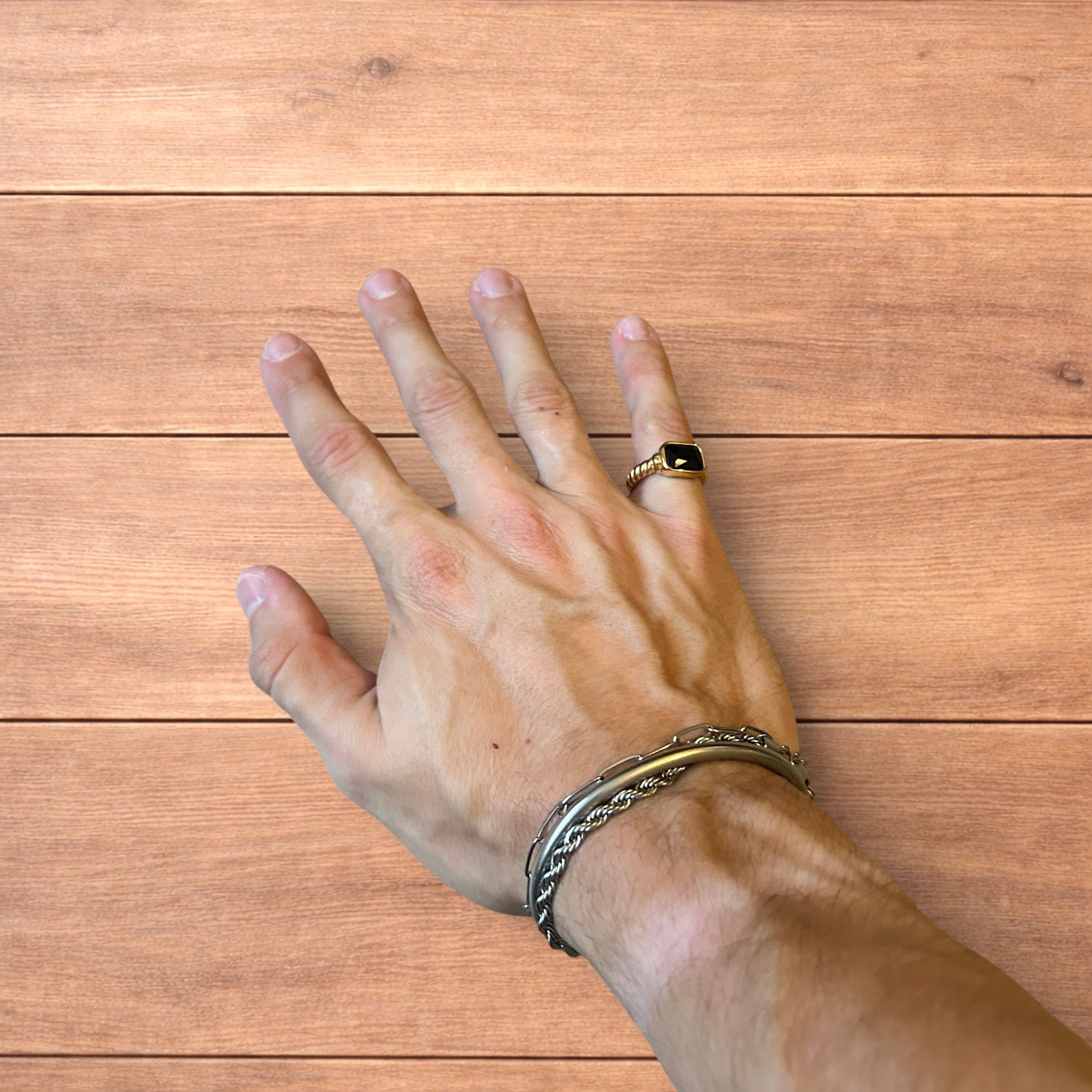 Japanese Brand Lovely vintage style gold ring with black gemstone. Size ONE SIZE - 3 Thumbnail