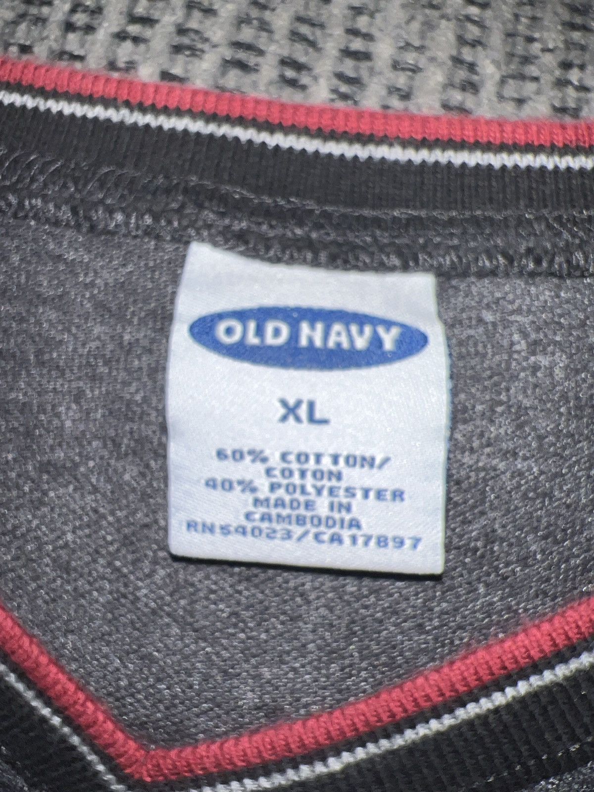 Old Navy Old Navy V-Neck Tee Size US XL / EU 56 / 4 - 5 Thumbnail