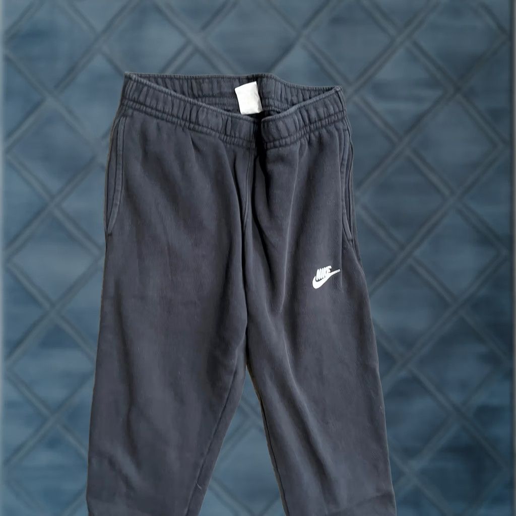 Nike Nike Black Sweatpants Size Small Tapered Leg Standard Fit Men's BV2671-010 Size US 29 - 1 Thumbnail