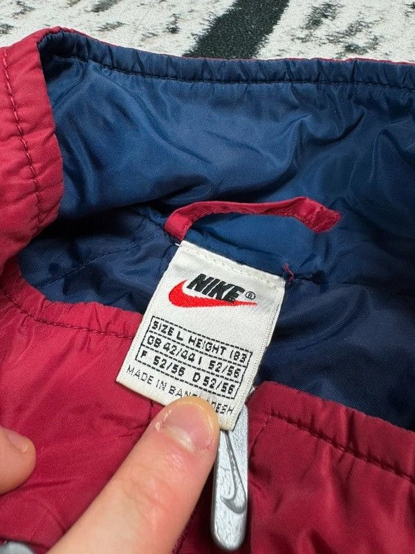 Nike Nike vintage down jacket red navy blue L swoosh Size US L / EU 52-54 / 3 - 6 Thumbnail