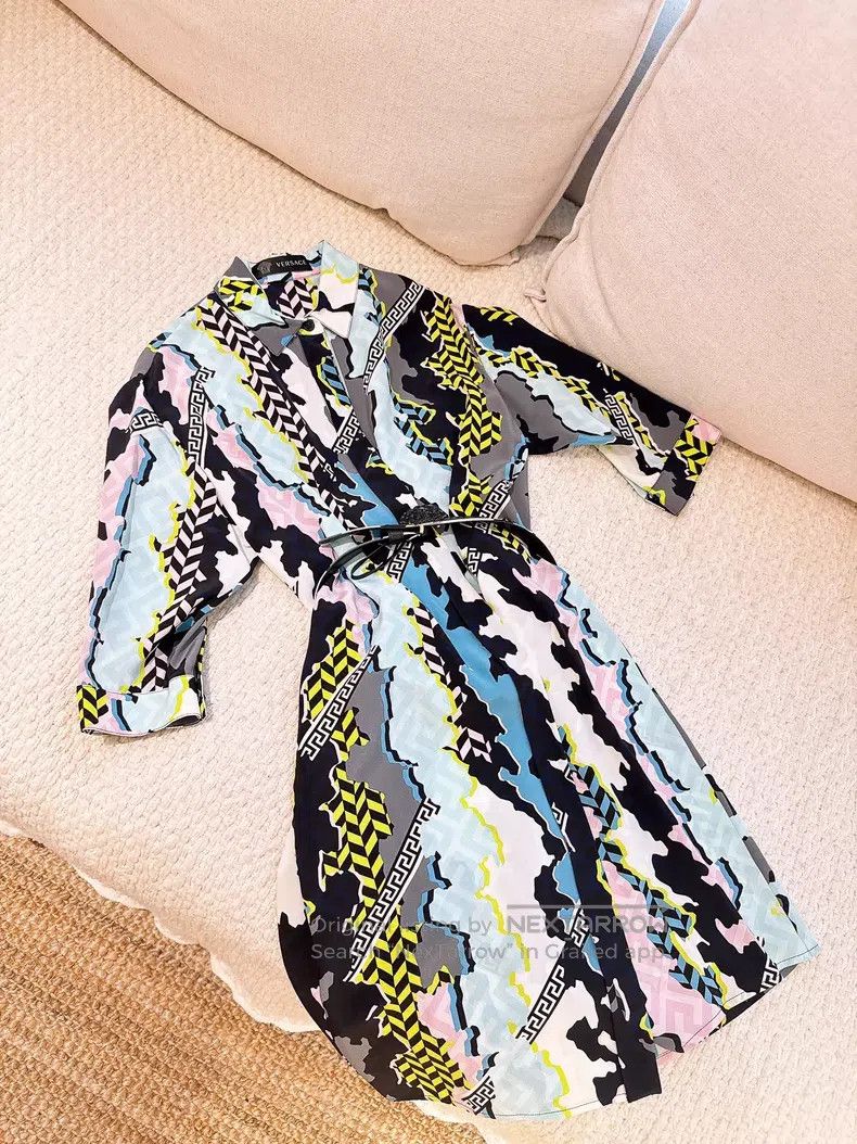 Versace Versace Vintage prints Size M / US 6-8 / IT 42-44 - 1 Thumbnail
